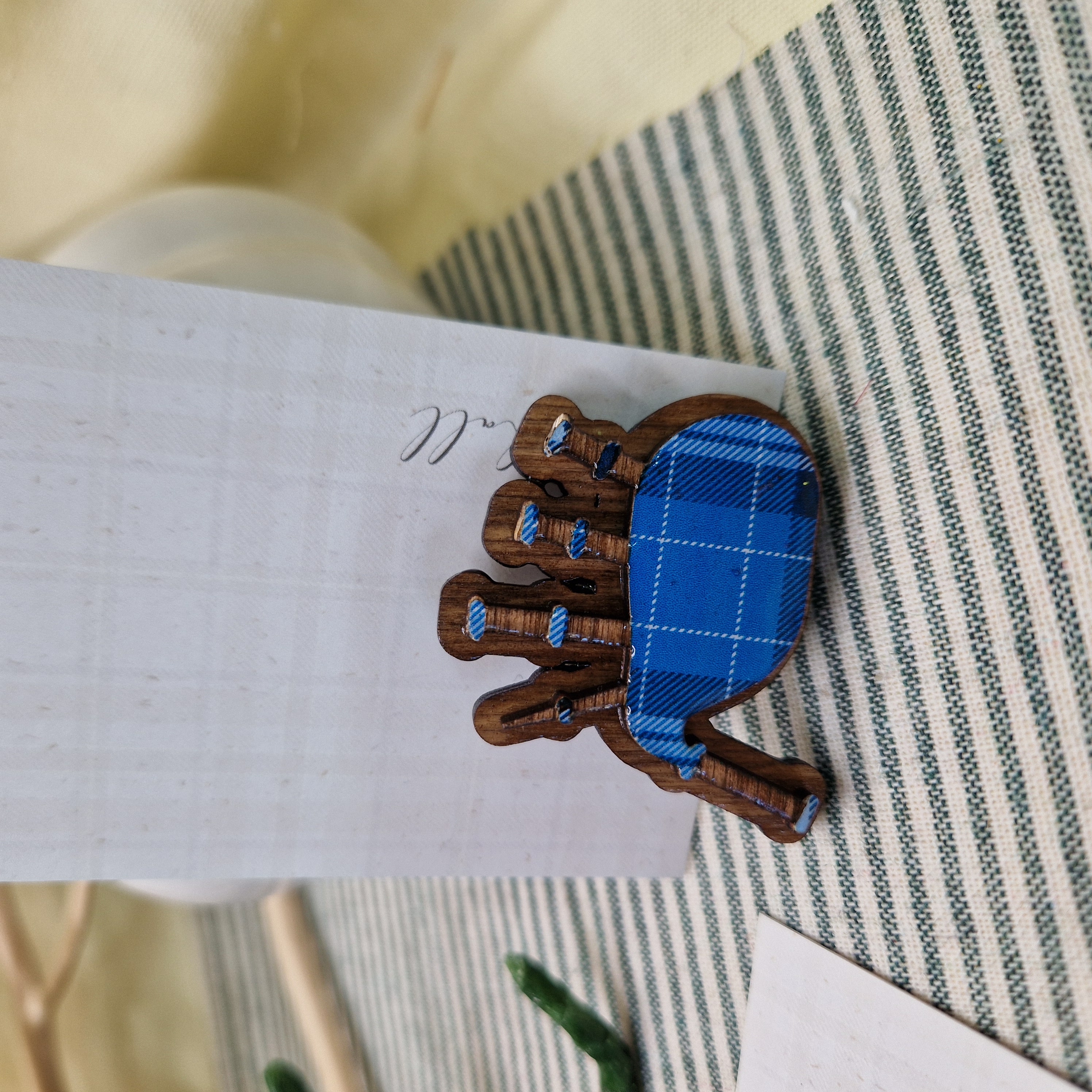 Handmade Scottish Tartan Fridge Magnets – Highland Cow, Thistle, Nessie, Bagpipes Resin Wood Gifts