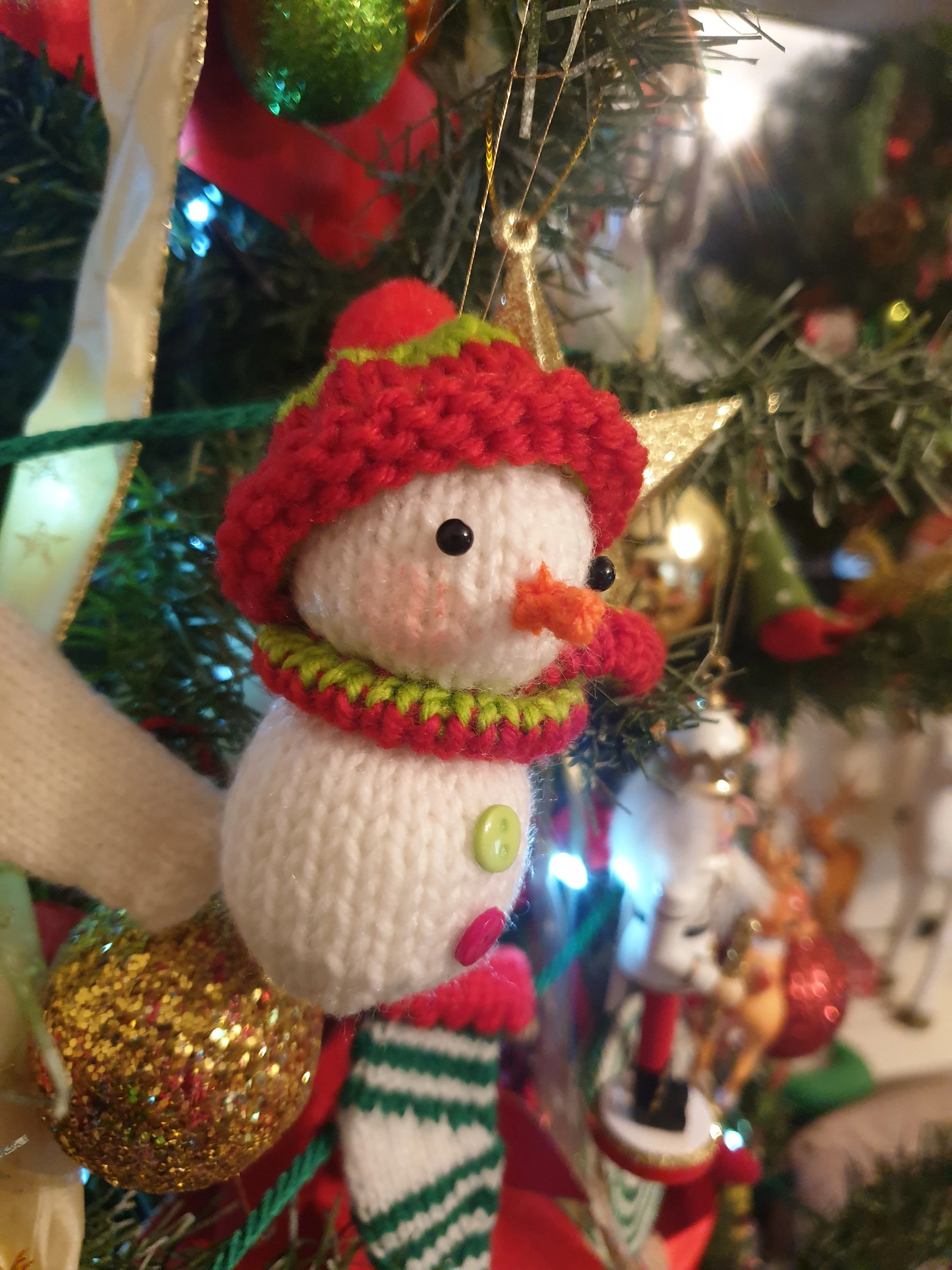 Snowman Christmas Ornament Knitting Pattern – Flat-Knit Festive Decoration PDF