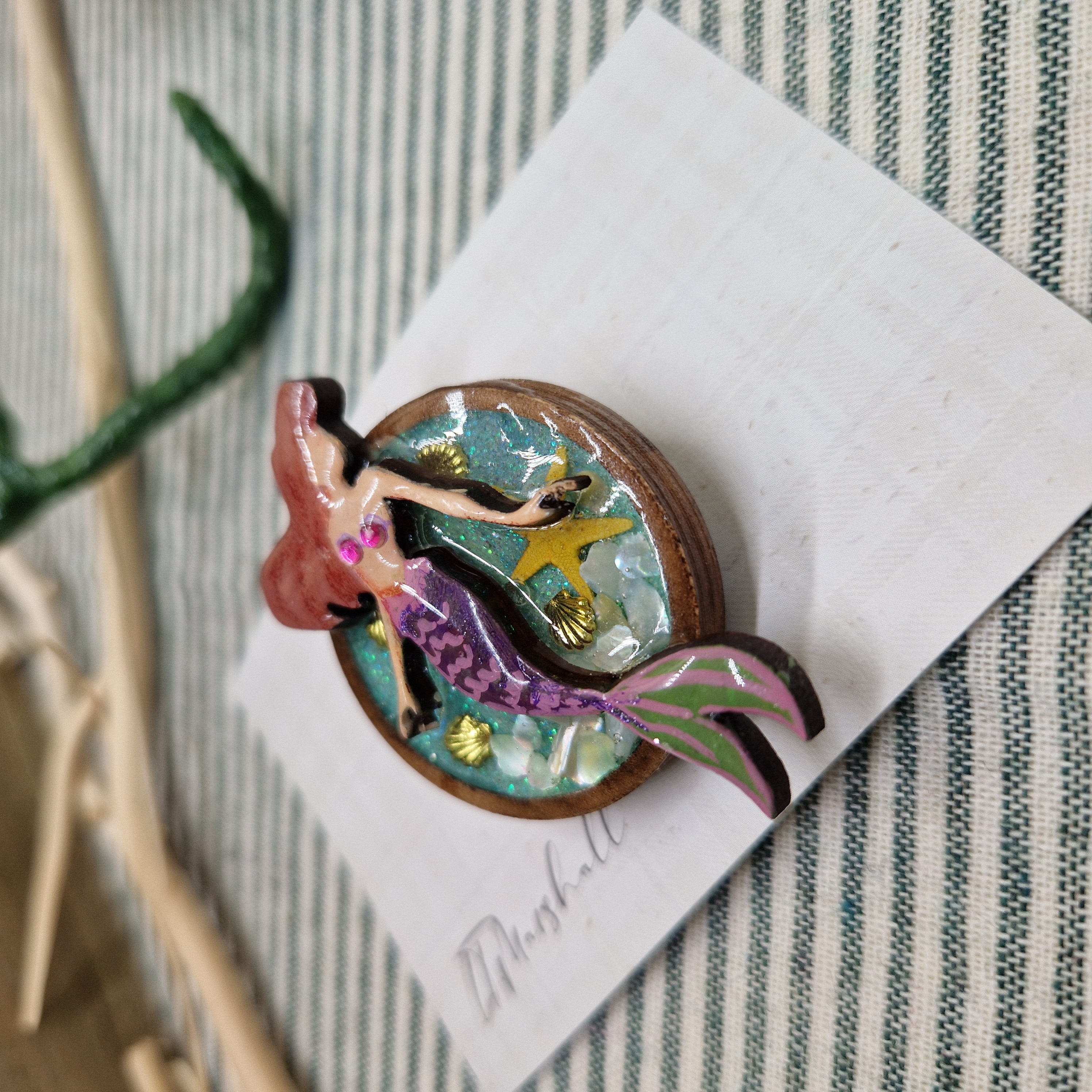Handmade Mermaid Brooch in Wood and Resin – Ocean Inspired Glitter Pin, Celtic Mythology Gift