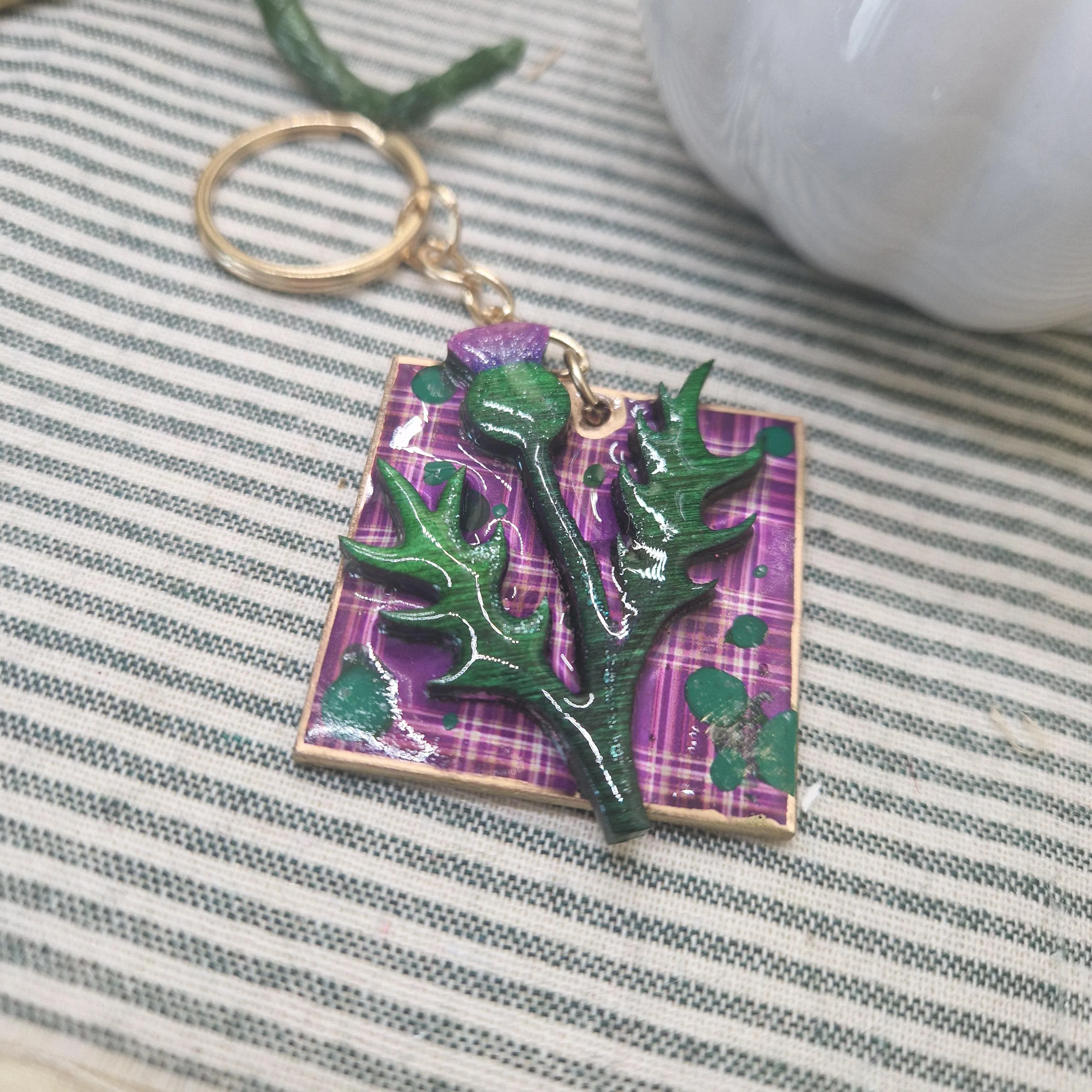 Scottish Thistle Keyring | Handmade Wood & Resin Keychain | Tartan Background | Botanical Scotland Gift | Celtic Nature Charm