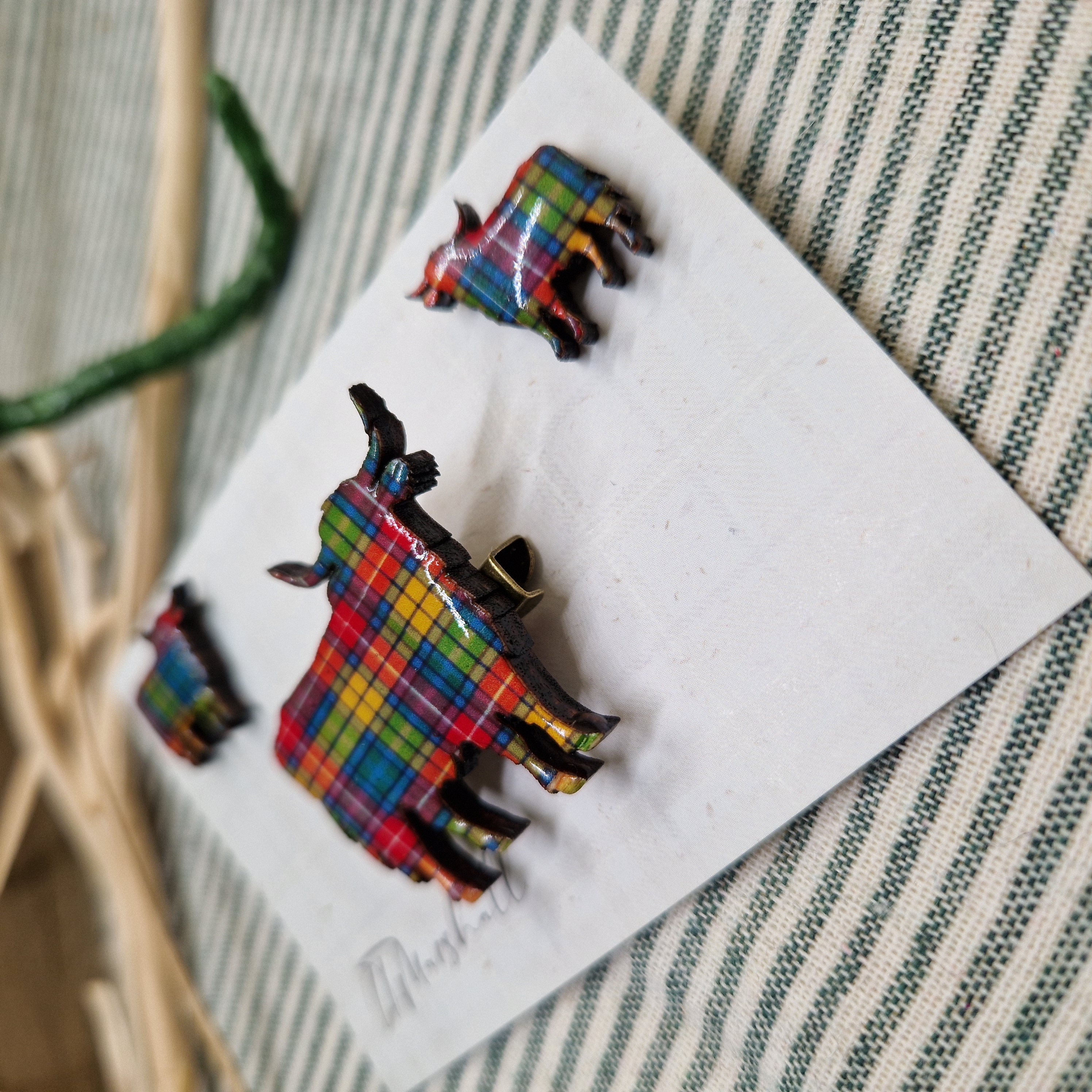 Scottish Tartan Highland Cow Brooch and Stud Earrings Set – Handmade Wooden Jewellery by L.T. Marshall