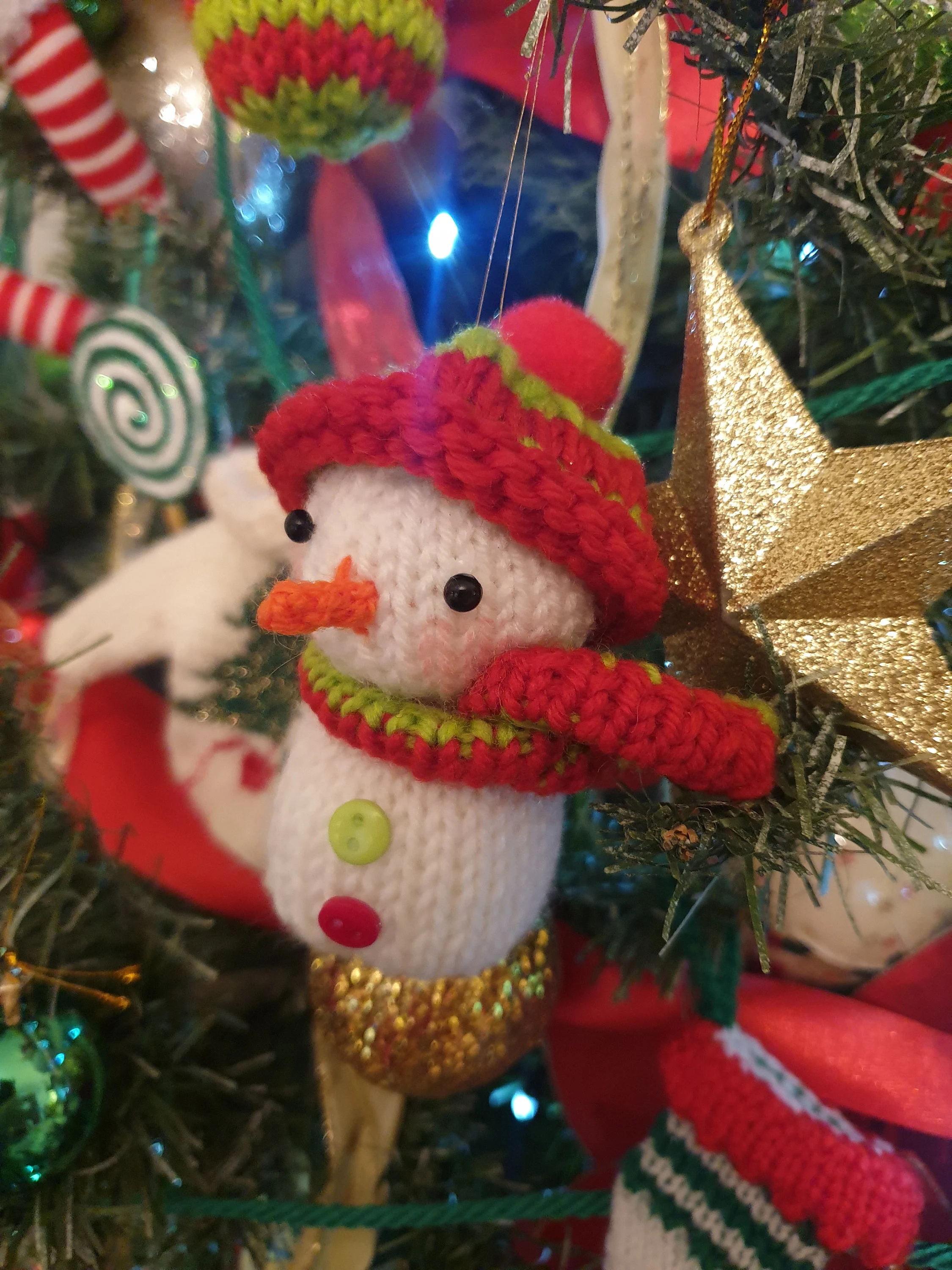 Snowman Christmas Ornament Knitting Pattern – Flat-Knit Festive Decoration PDF