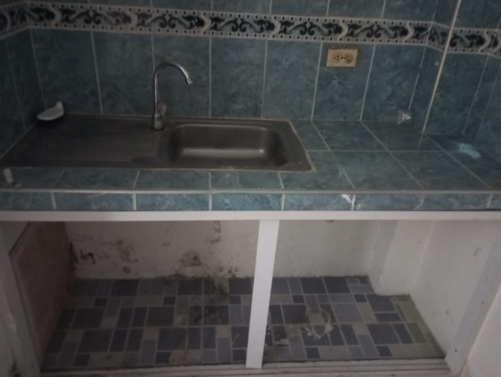 LOCAL COMERCIAL CAMBULOS