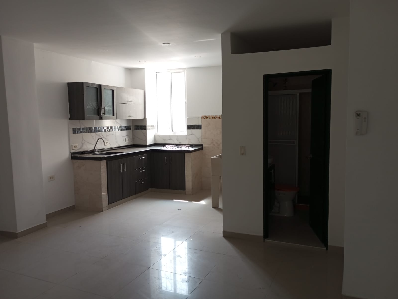 APTO 2 PISO EDIFICIO CANEY