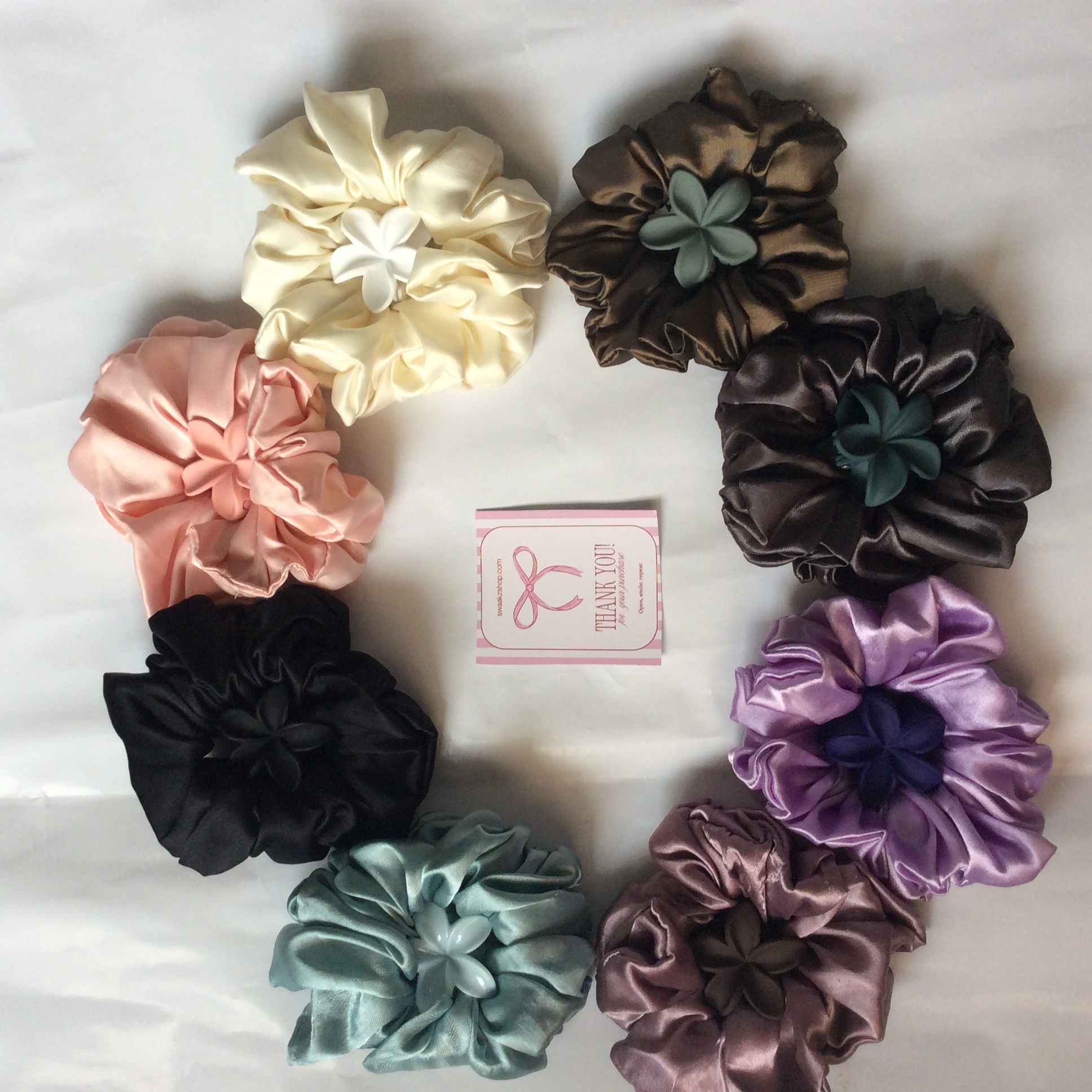 Scrunchie & small claw clip duo 