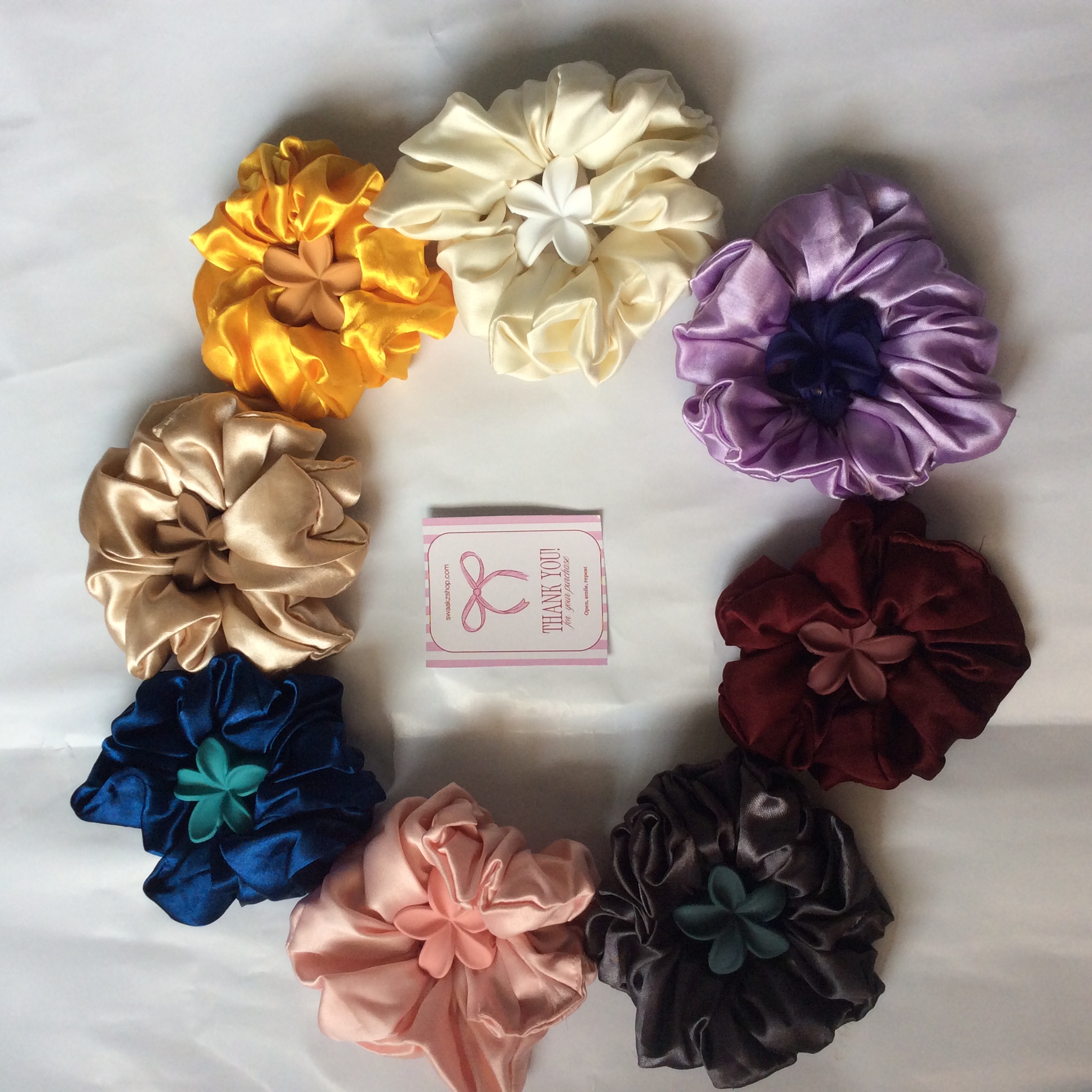 Scrunchie & small claw clip duo 