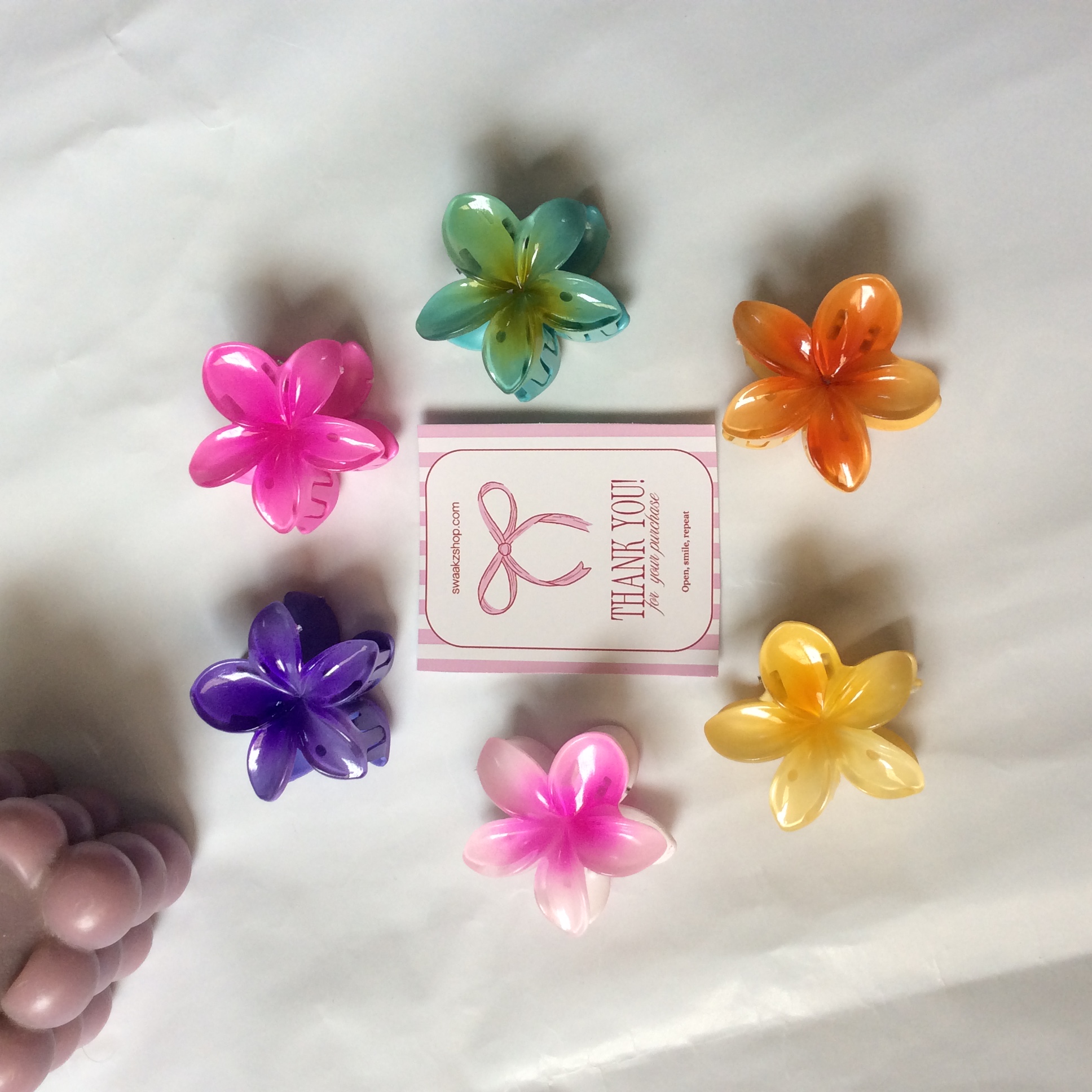 Pack of 3 small flower claw clip