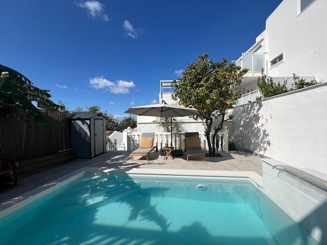 SOUTH DISTRICT Six Bedroom, Five Bathroom