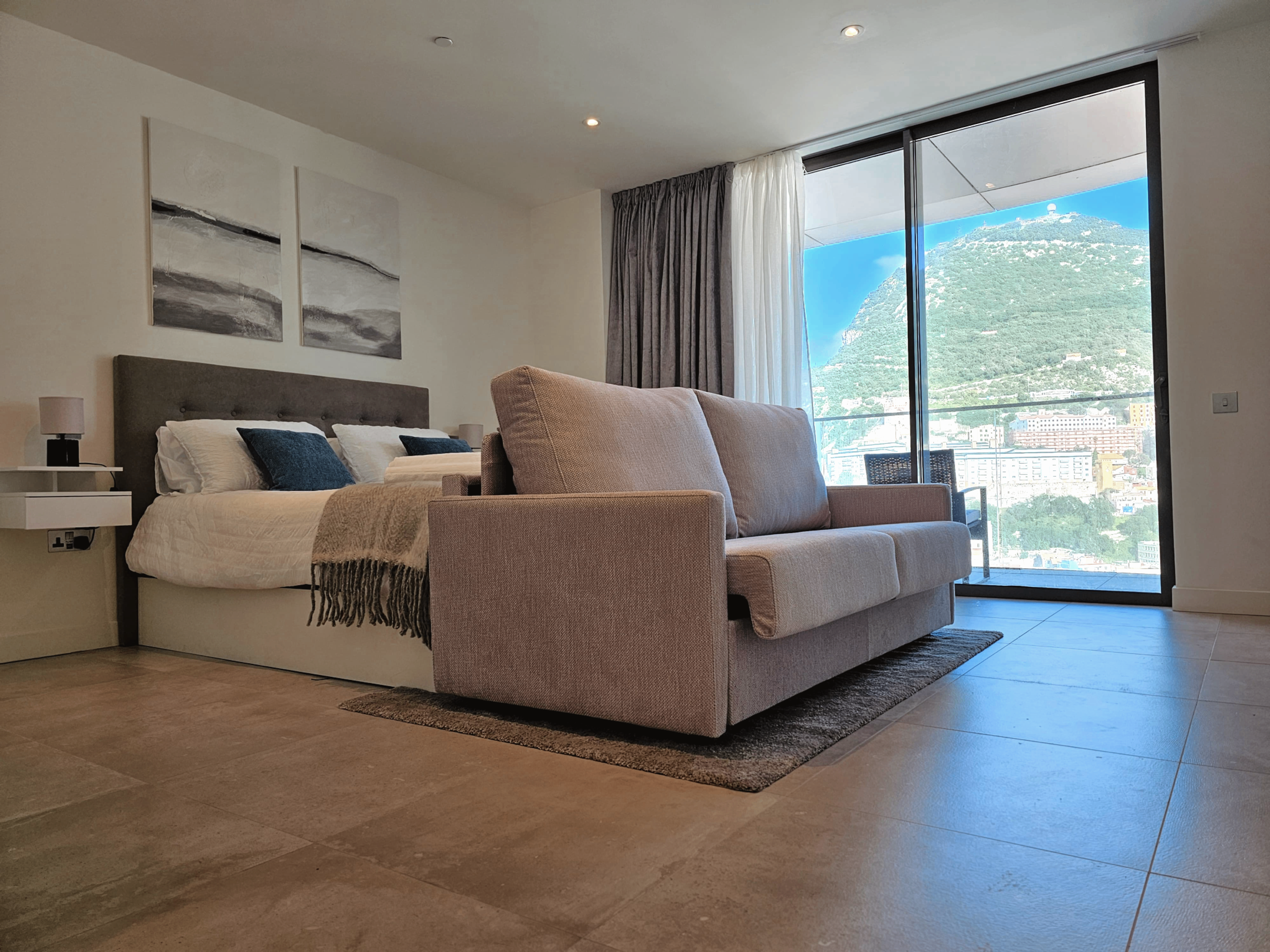 EUROCITY Premium Studio