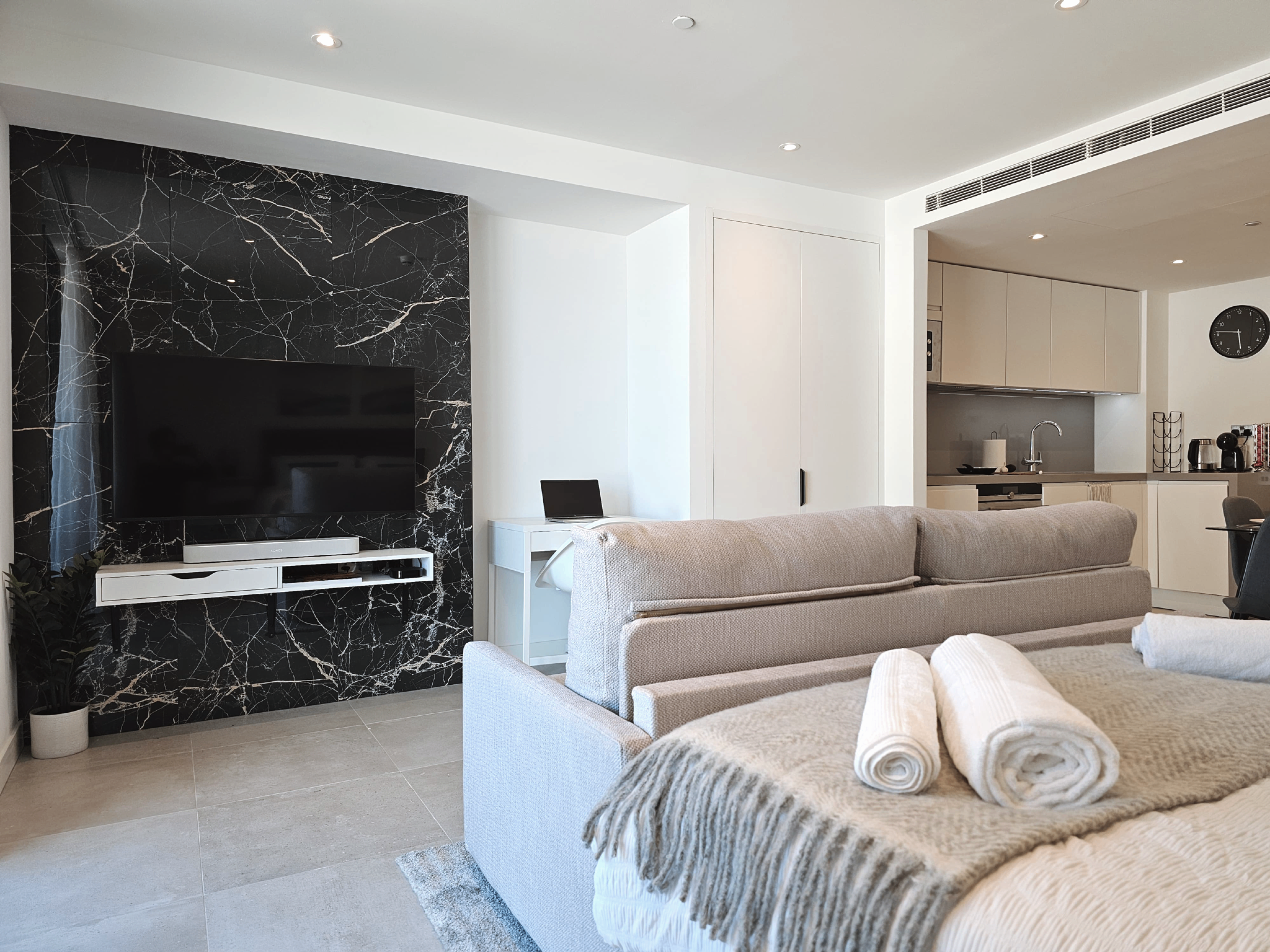 EUROCITY Premium Studio