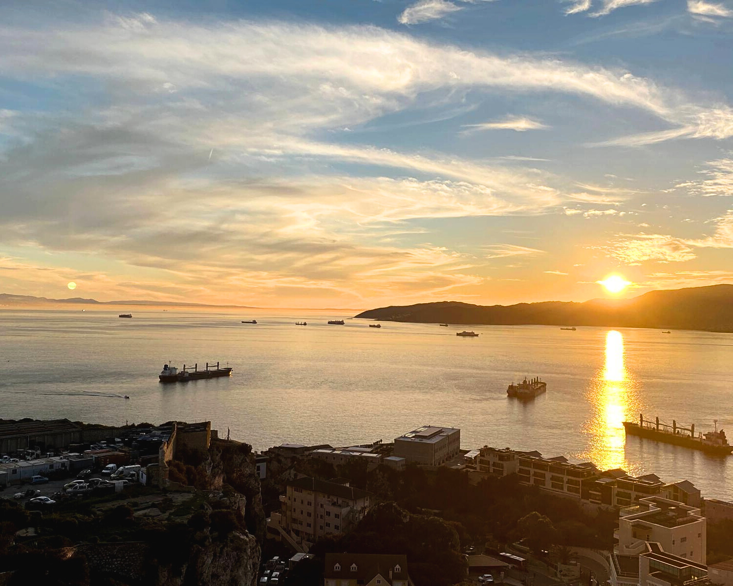 CLIFFTOP HOUSE Three Bedroom, Three Bathroom