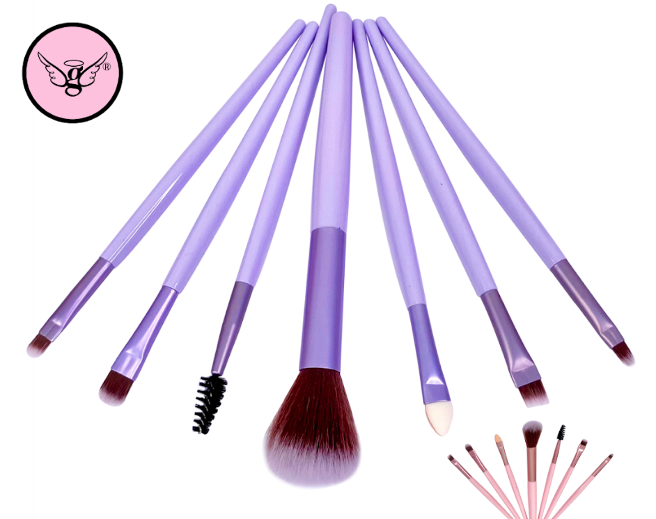 Pinceaux maquillage violets