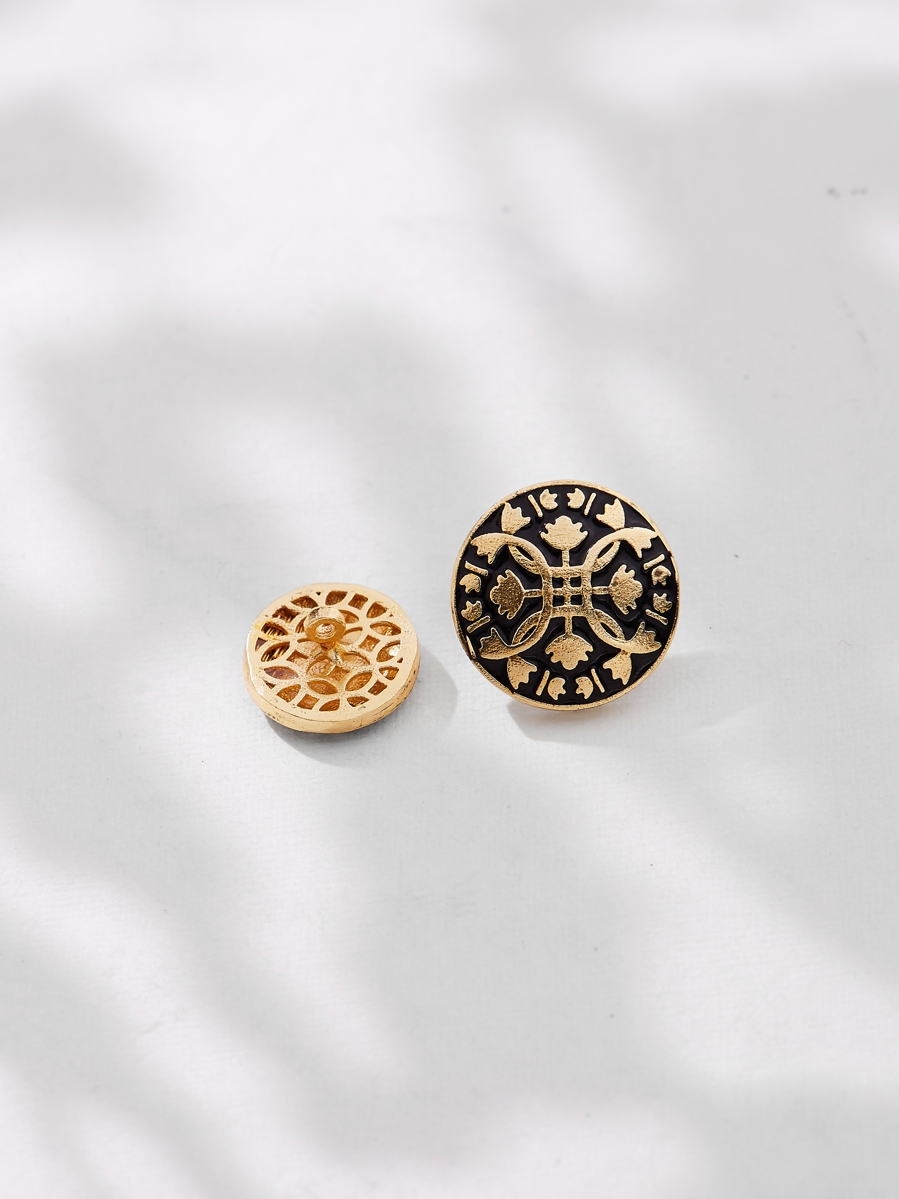 Signet Buttons