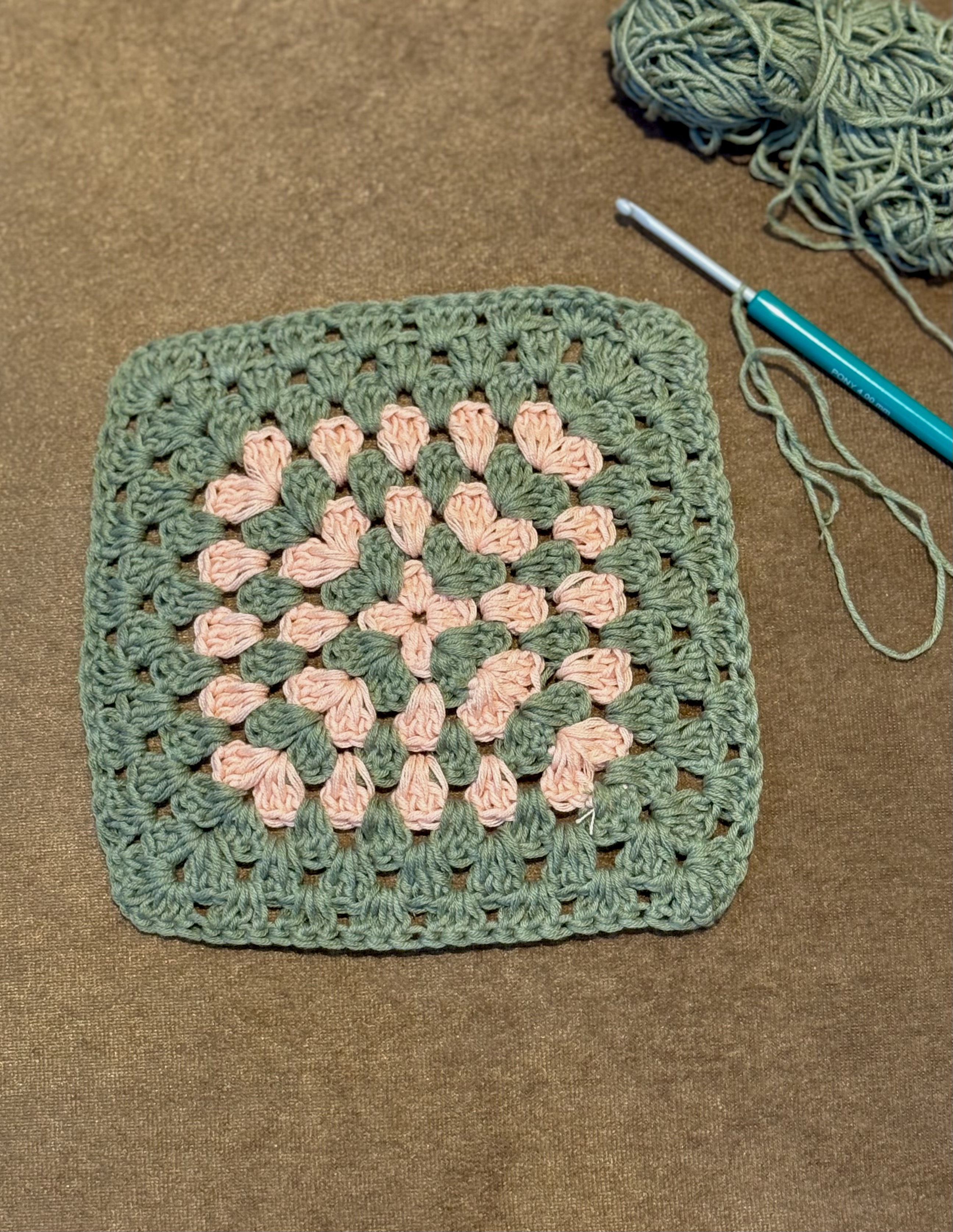 Green Crochet Mat with pink design