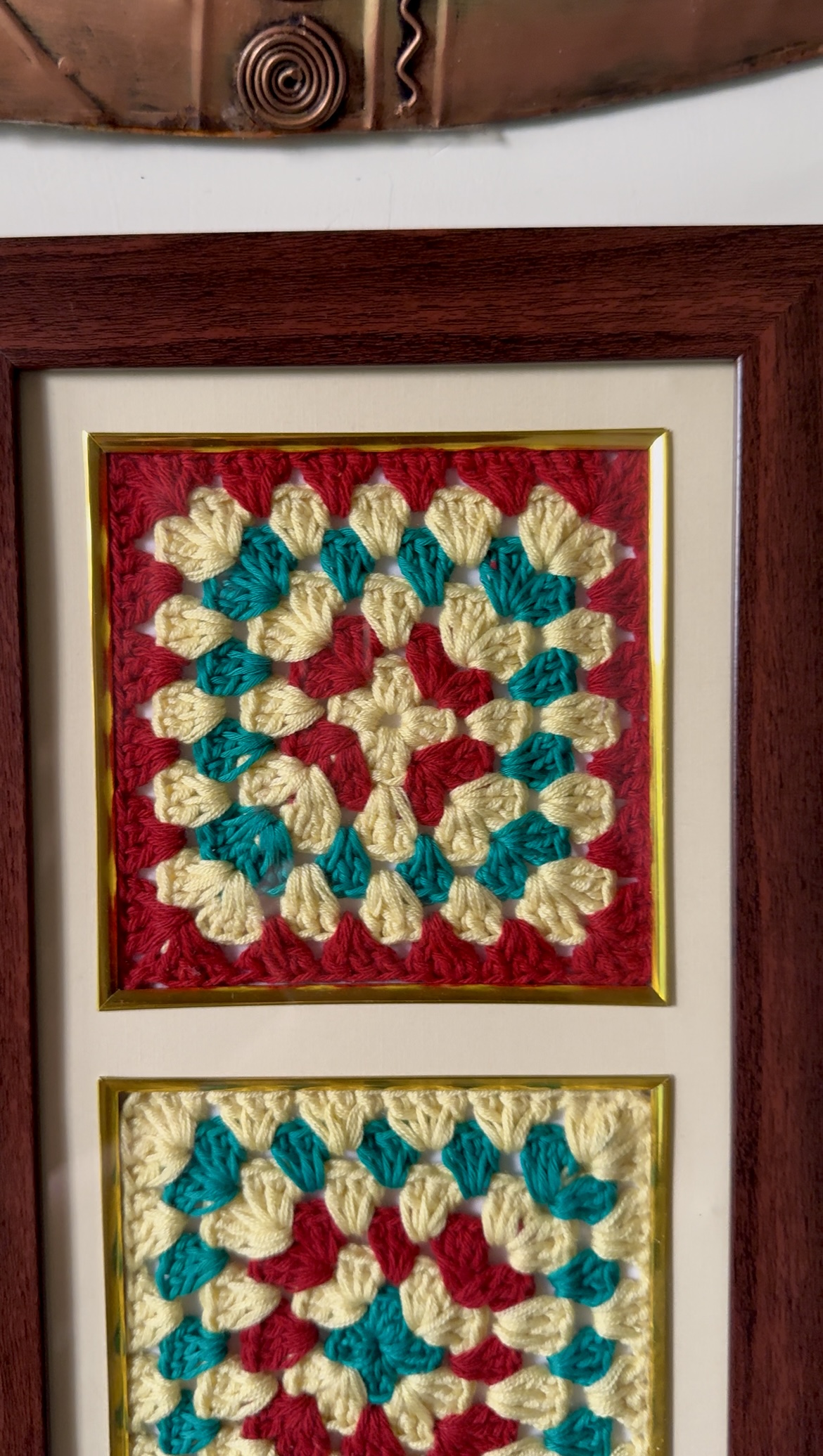 Threaded Harmony - Trio Bloom Frame 🌟