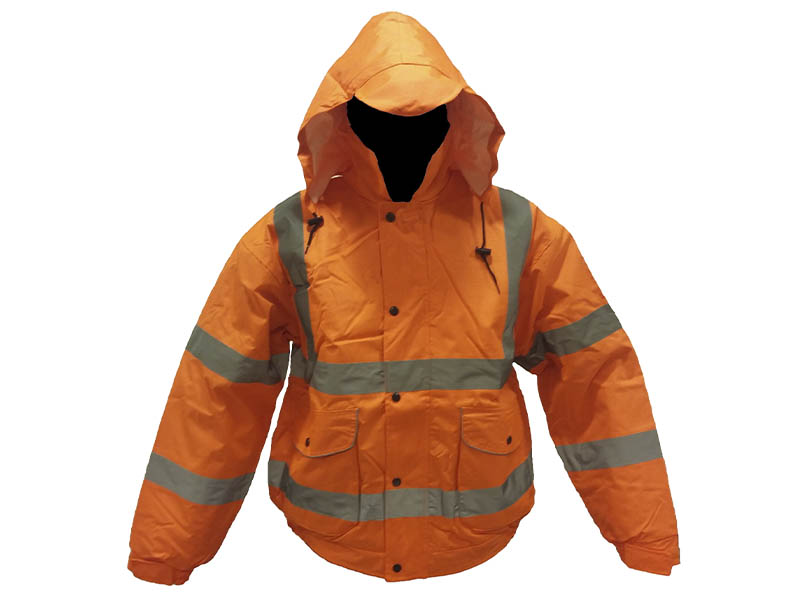 Campera de abrigo naranja.
