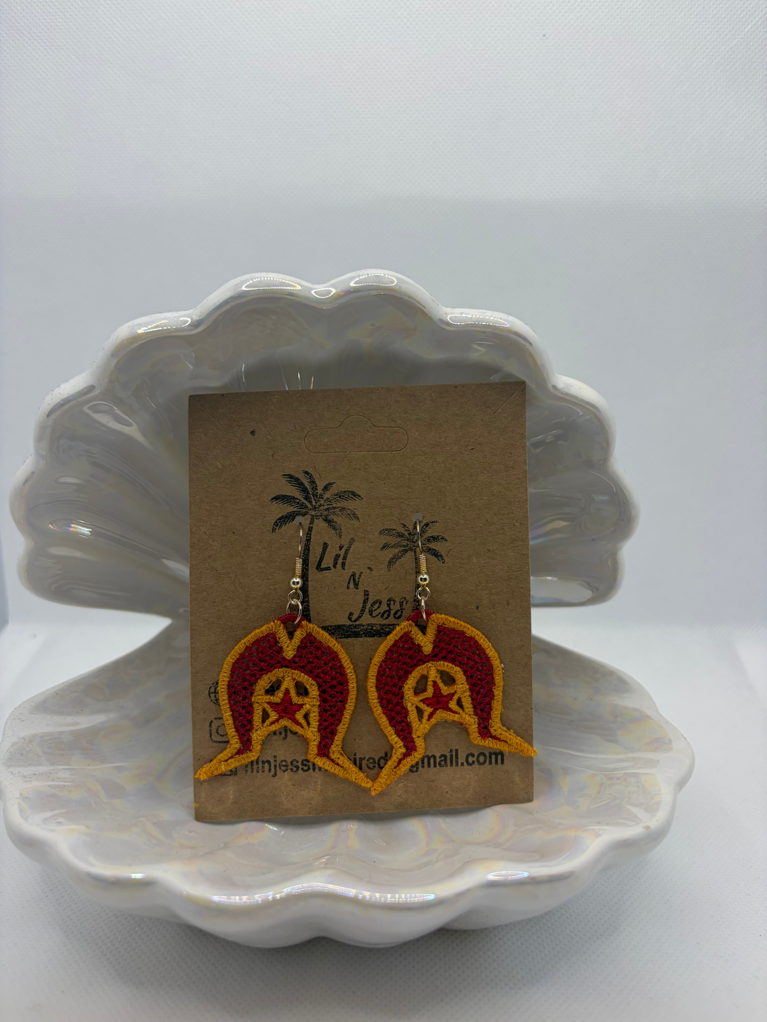 Torres Strait Island Dhoeri Earring - red headdress and star with gold outline