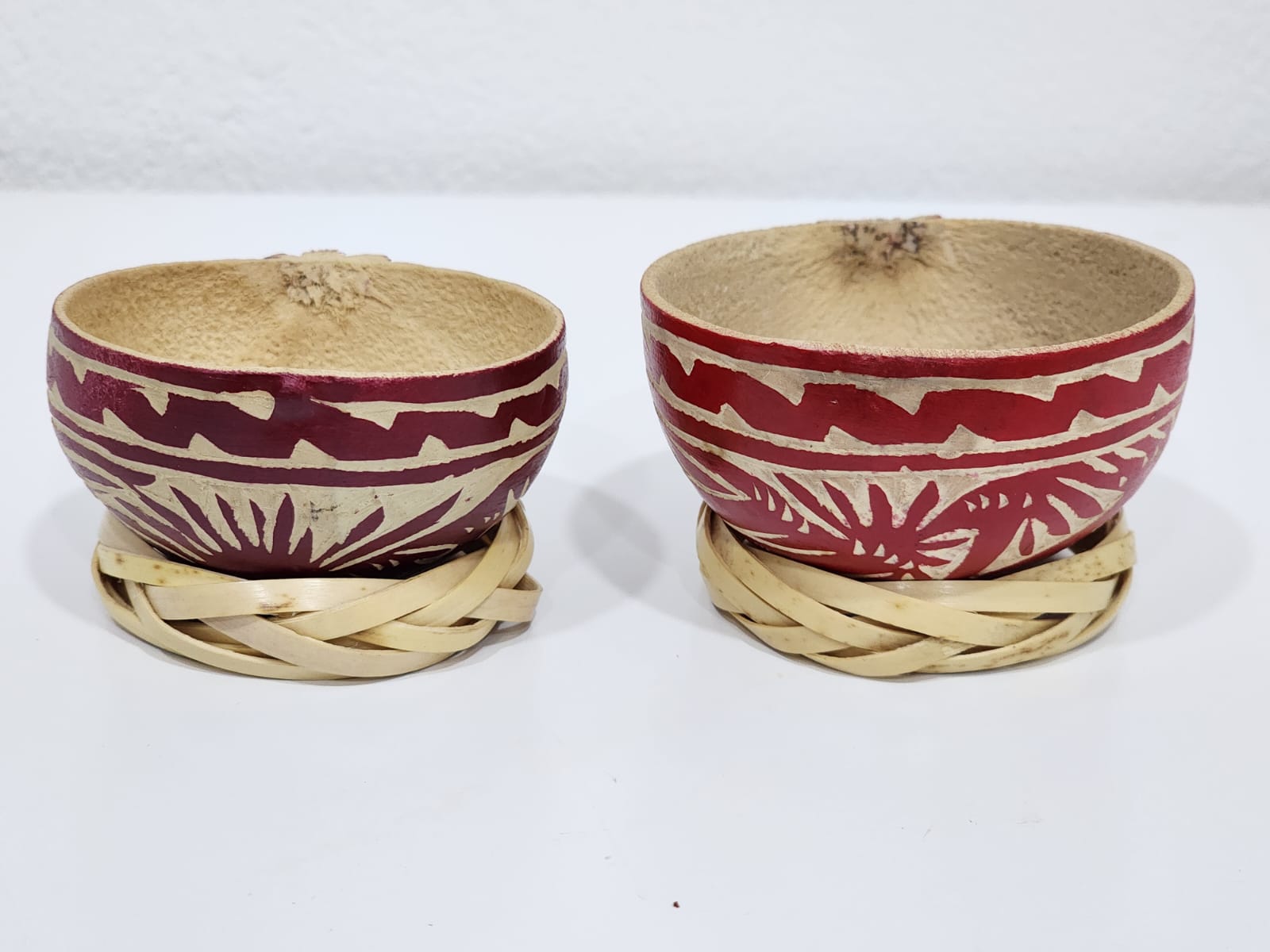 Jícaras Oaxaqueñas labradas por artesanos de Pinotepa