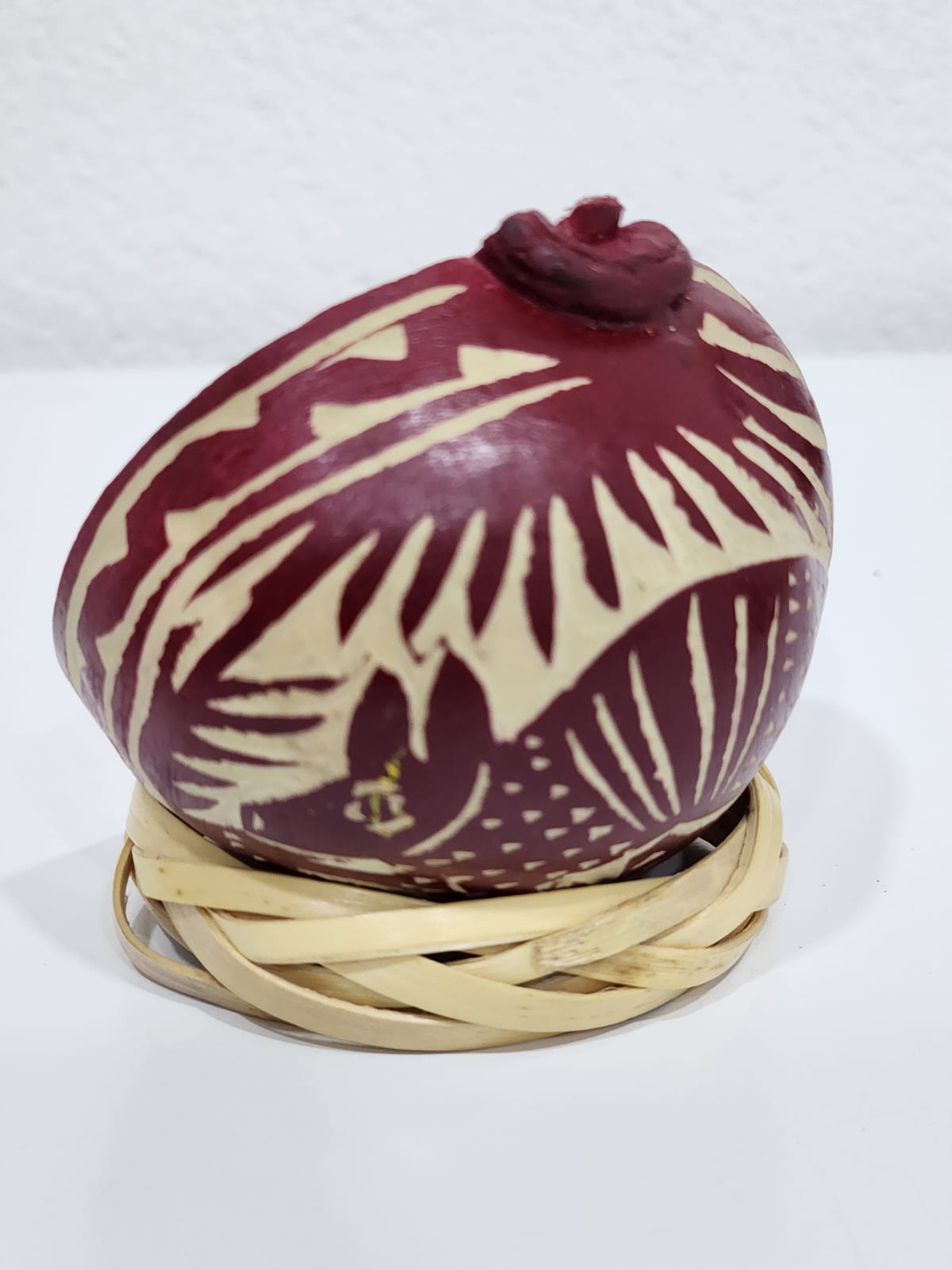 Jícaras Oaxaqueñas labradas por artesanos de Pinotepa