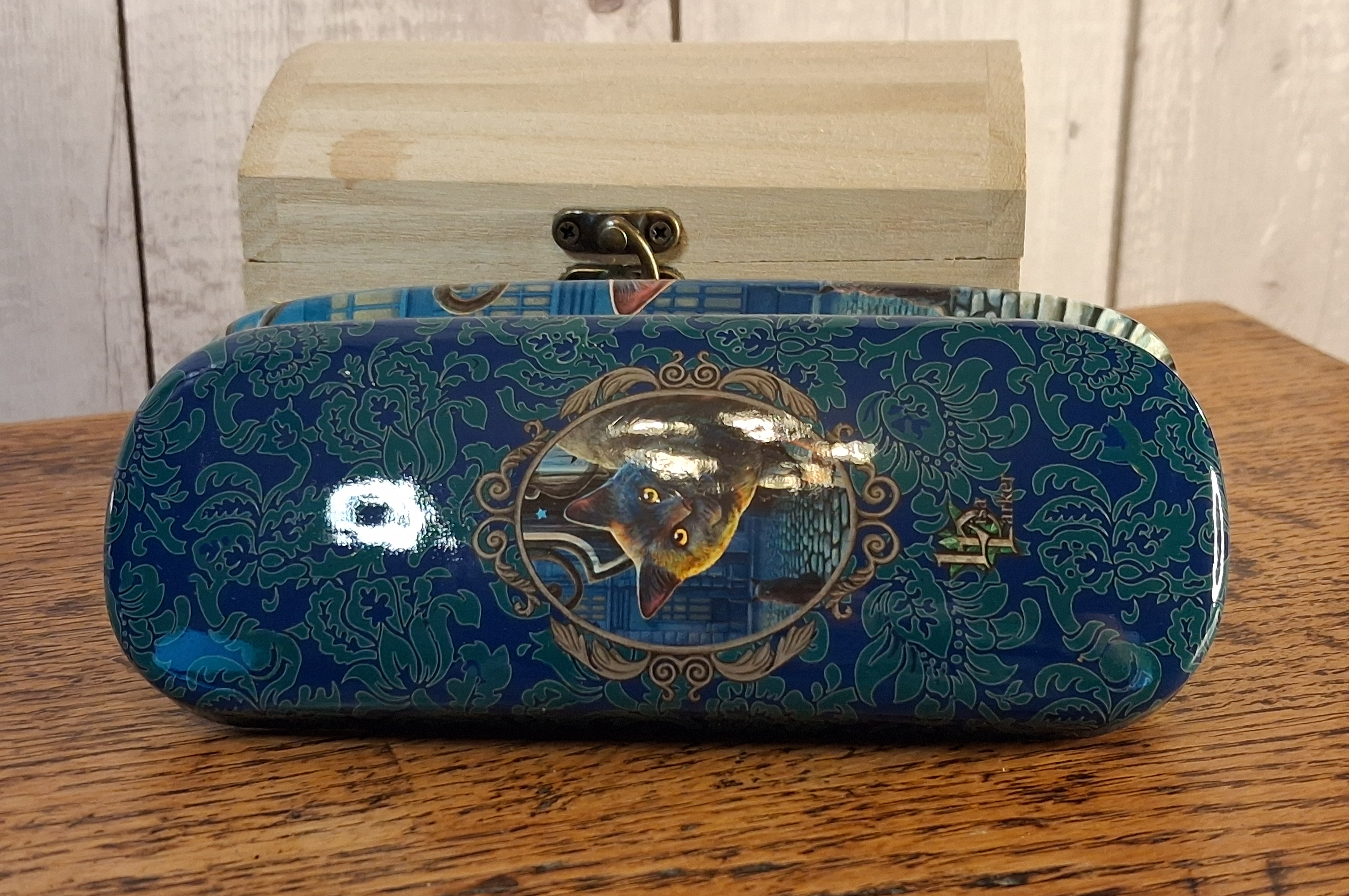 The Rusty Cauldron Glasses Case by Lisa parker