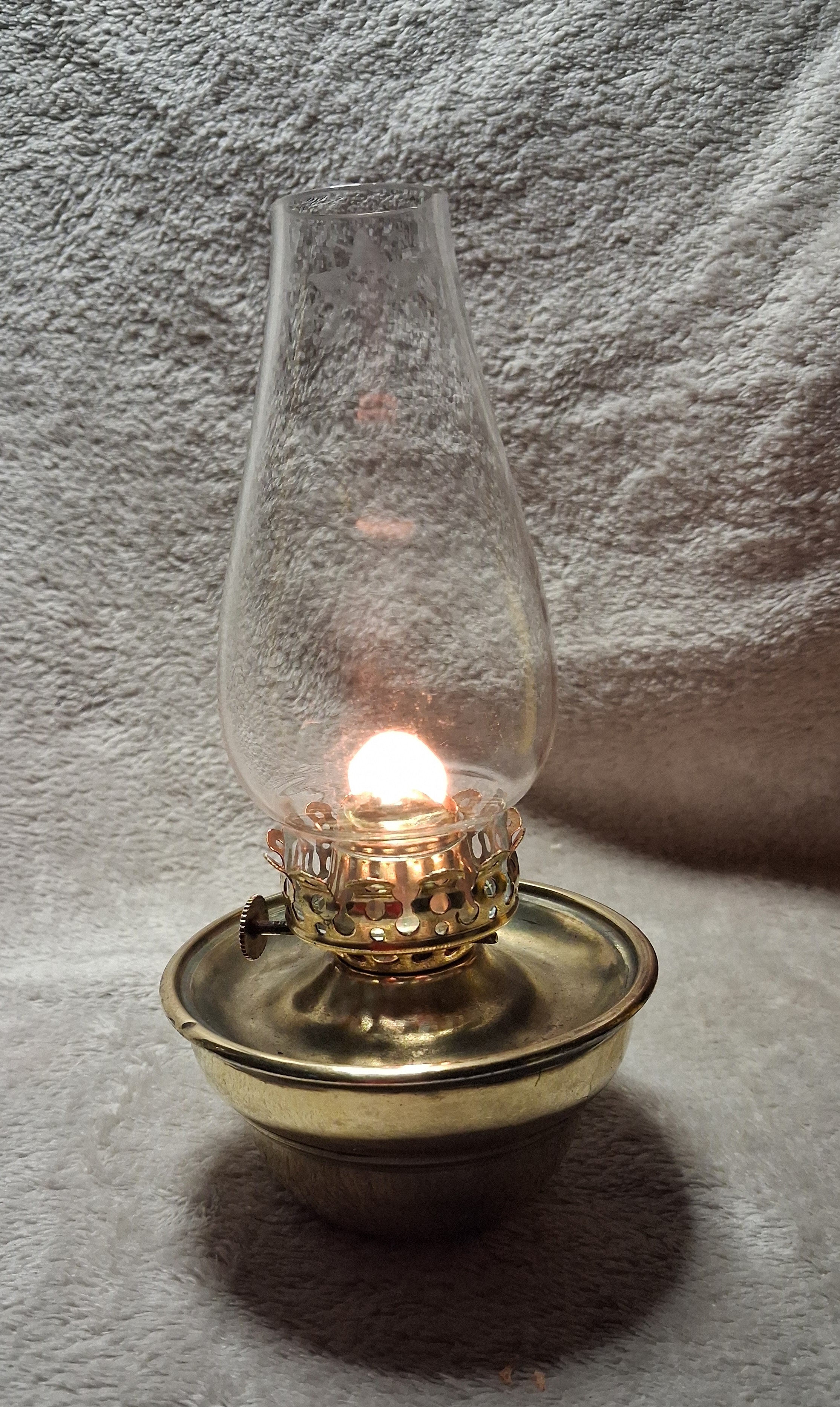Antique Brass Dinky Side Table Oil Lamp