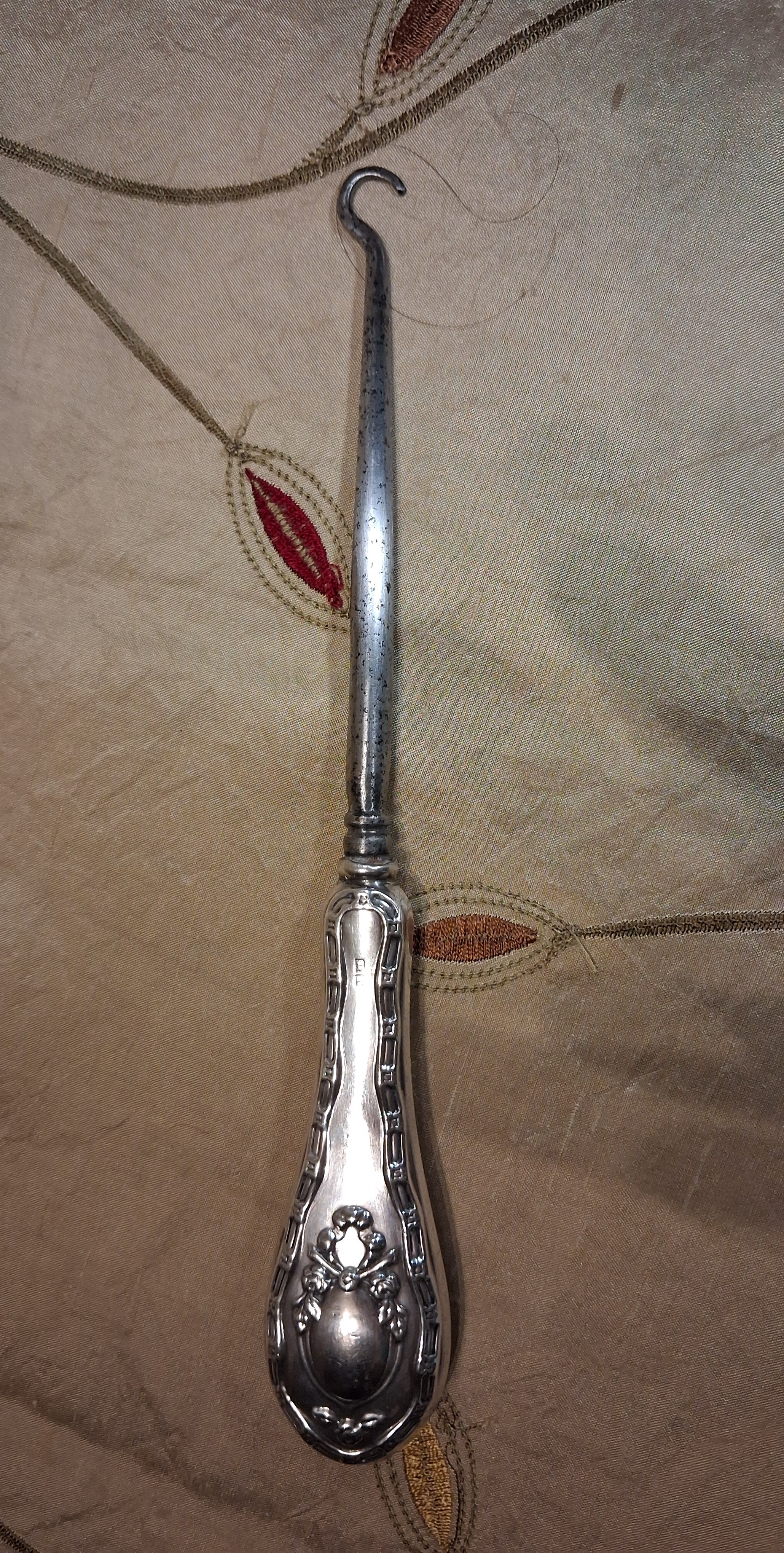 Silver Button Hook Birmingham 1922