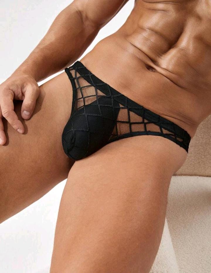 Tanga masculina de malla negra