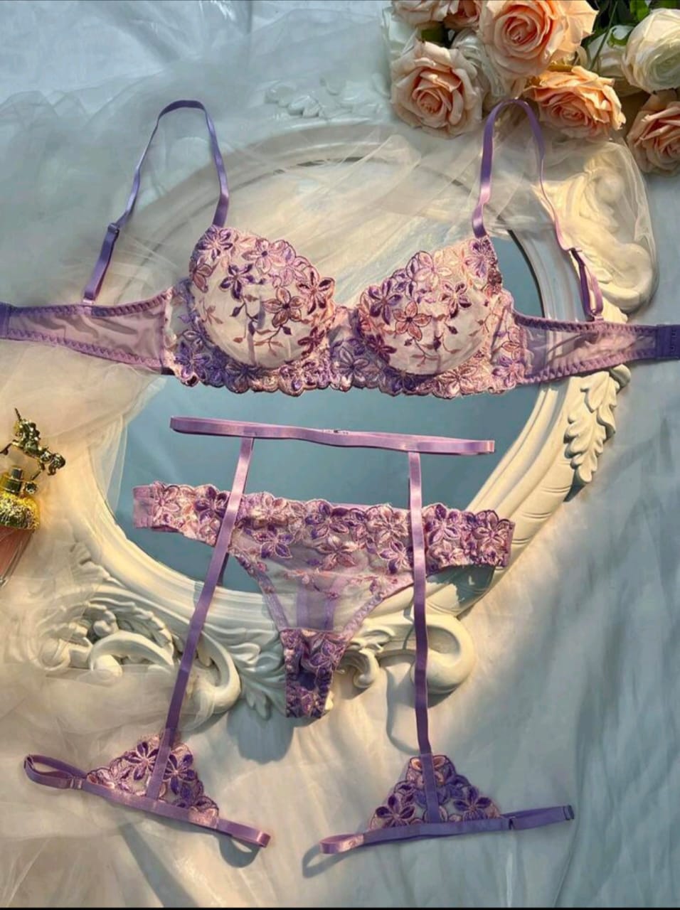 Conjunto de lencería floral