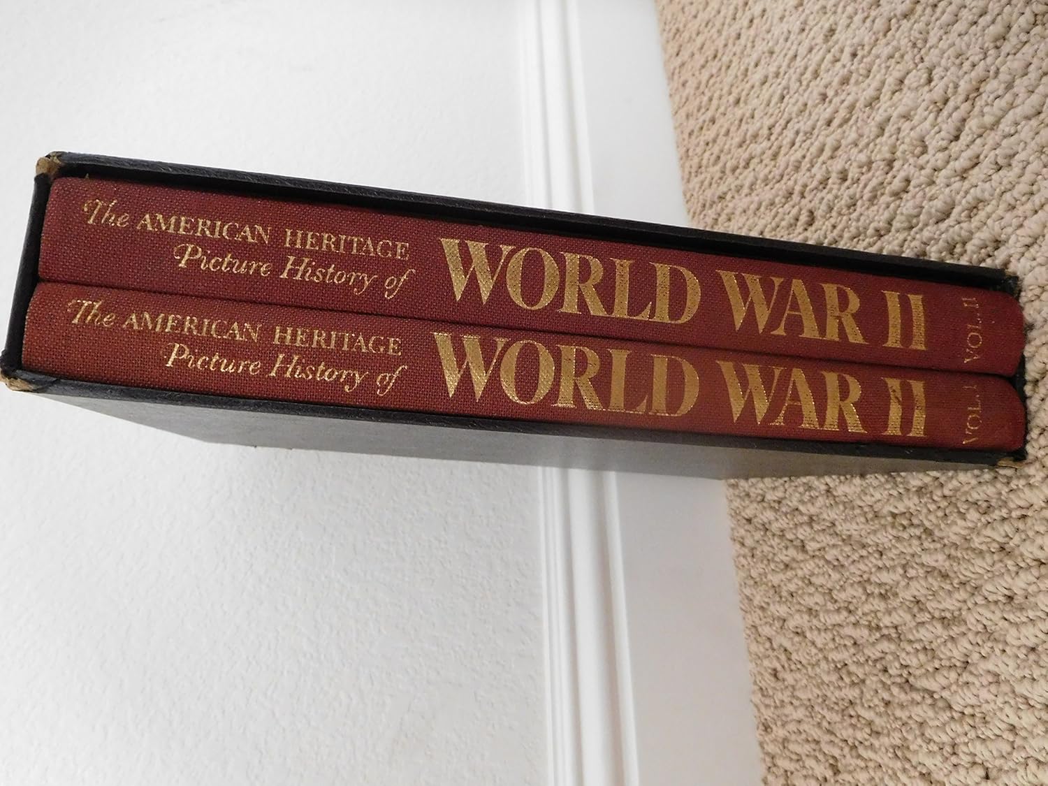 The American Heritage Picture History of World War II (2 Volumes)