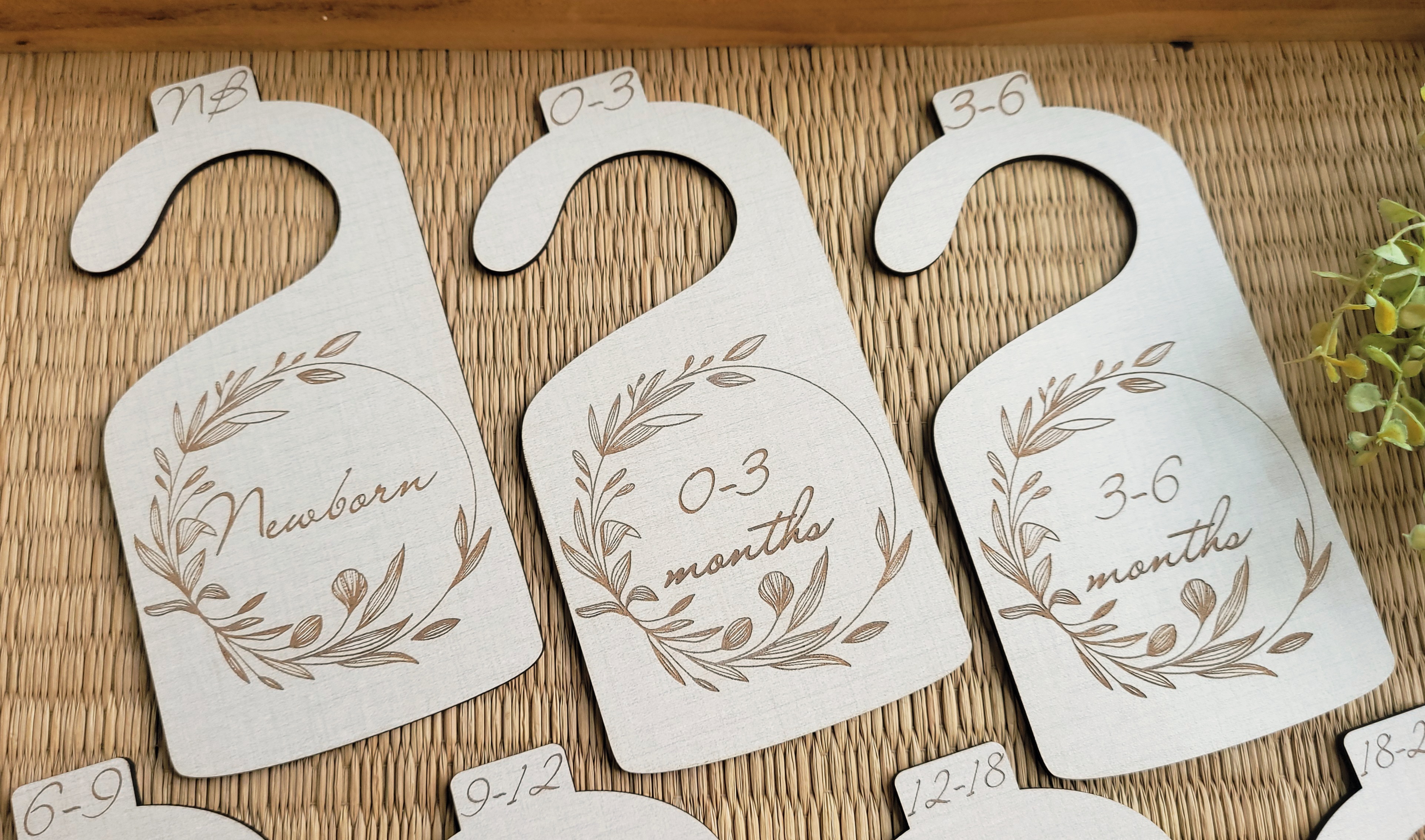Wooden Baby Closet Dividers - Greenery Wreath