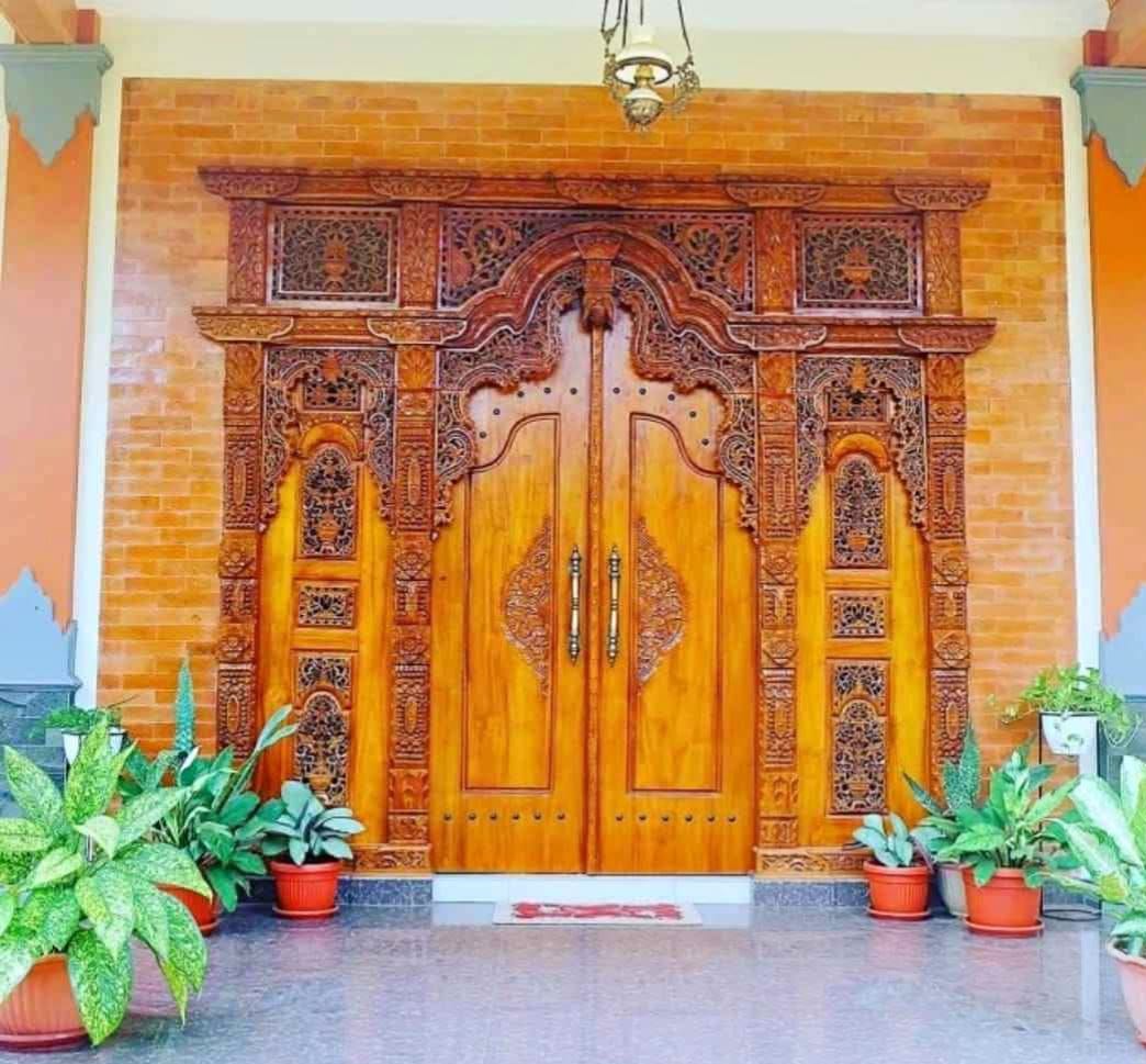 Pintu Gebyok Kayu Jati