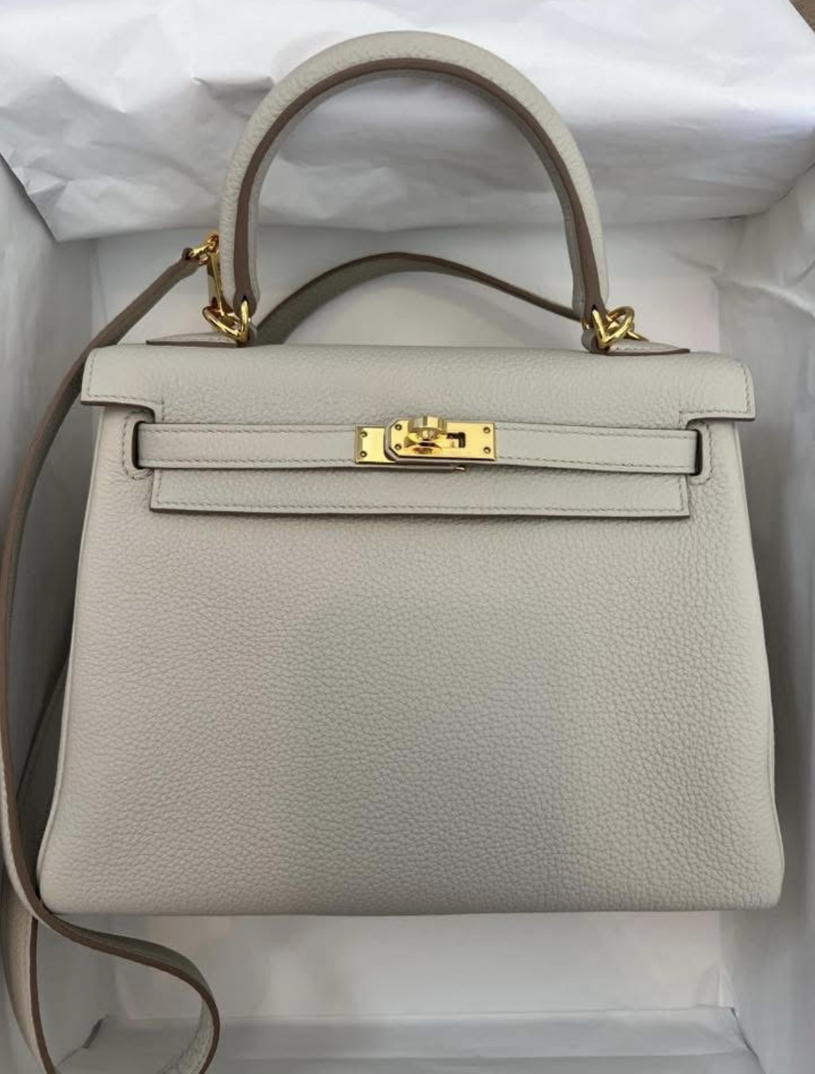 Hermes Beton Togo Leather Kelly 25 Handbag
