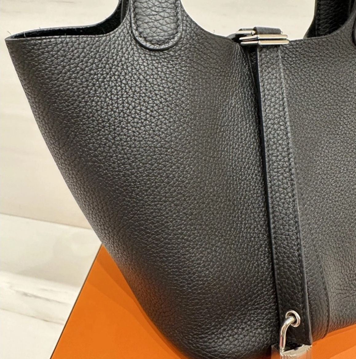 Hermes Black Clemence Leather Picotin 18cm Handbag 