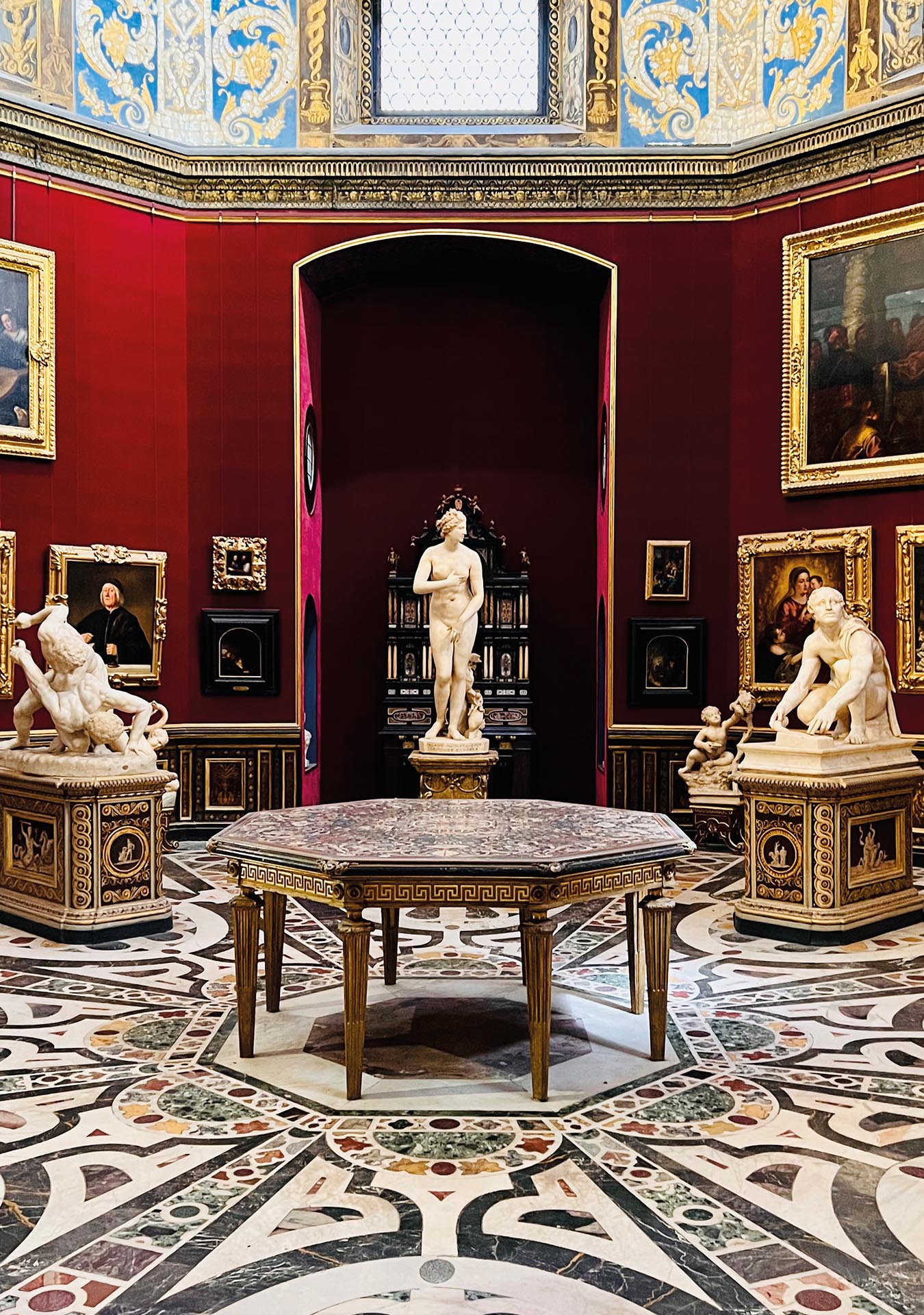 solitude at the Uffizi Museum