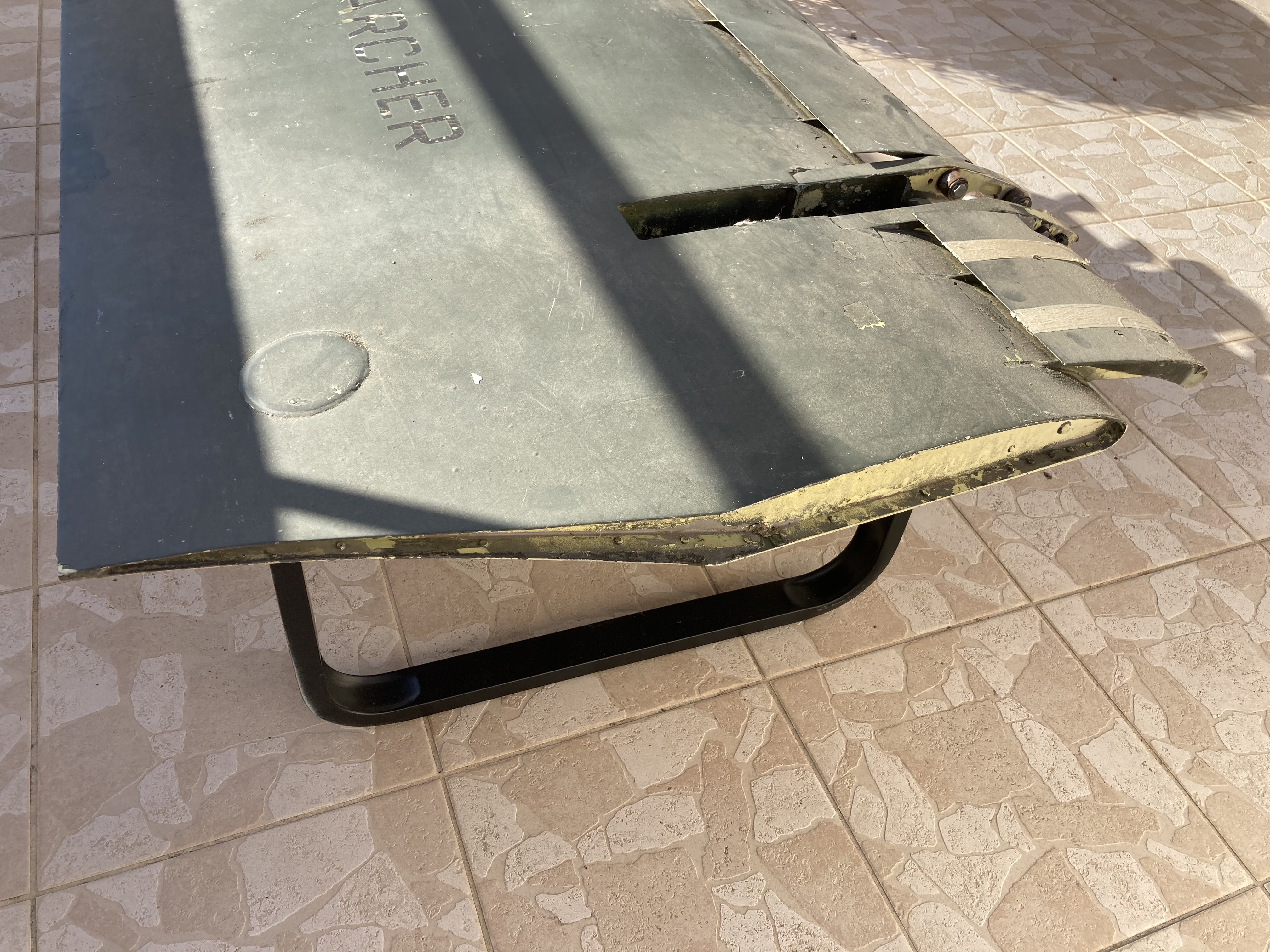 FUTURE TABLE BASSE POLIE MIROIR