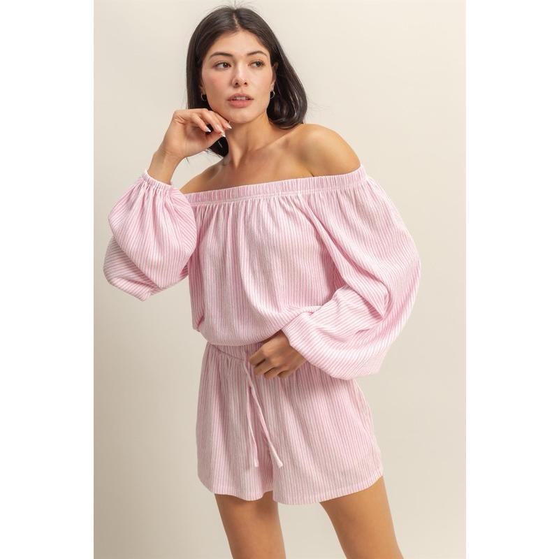 Effortless Summer Elegance: Off-the-Shoulder Coordinated Shorts Set!