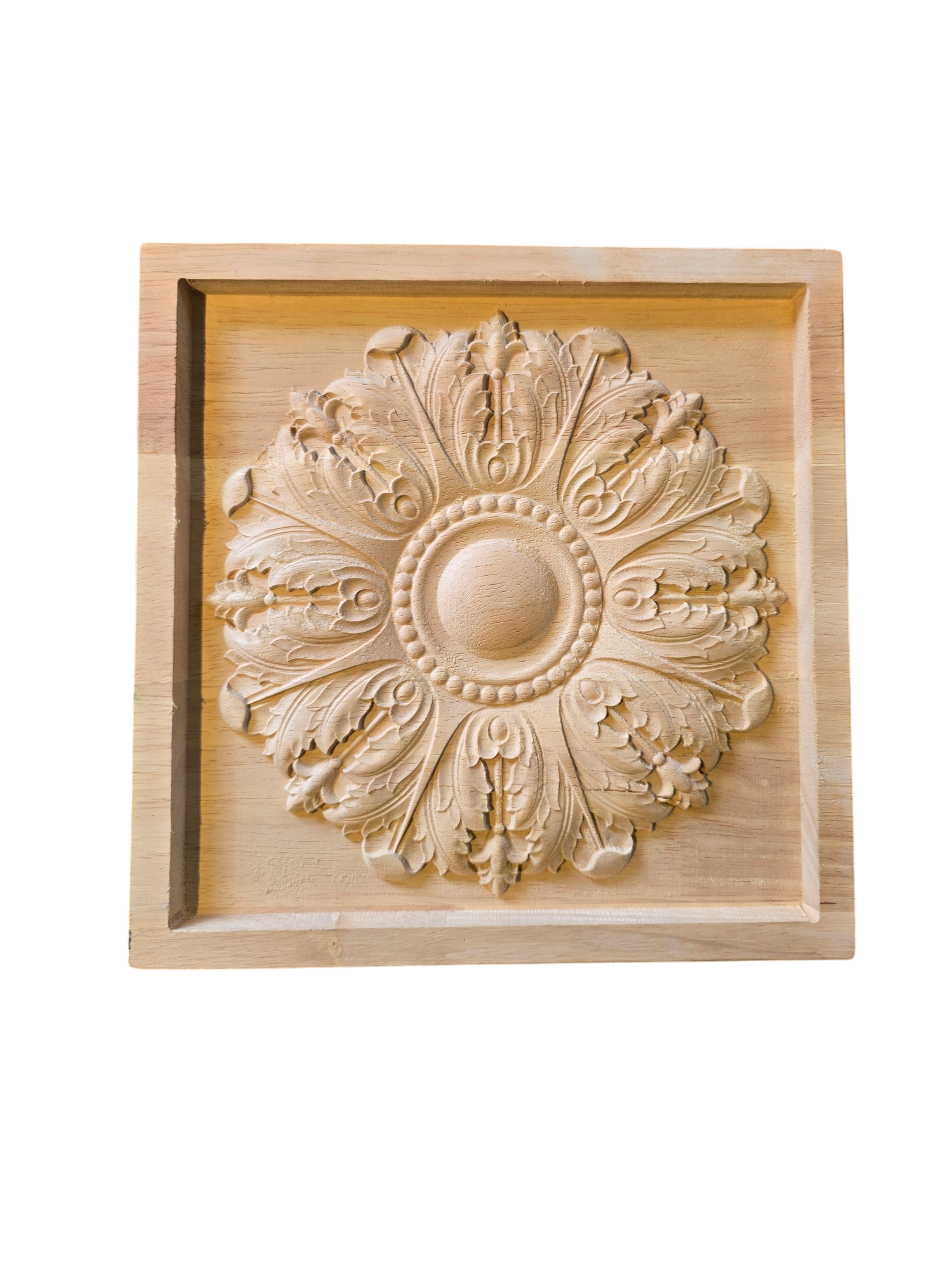 Aplique decorativo de madera tallada