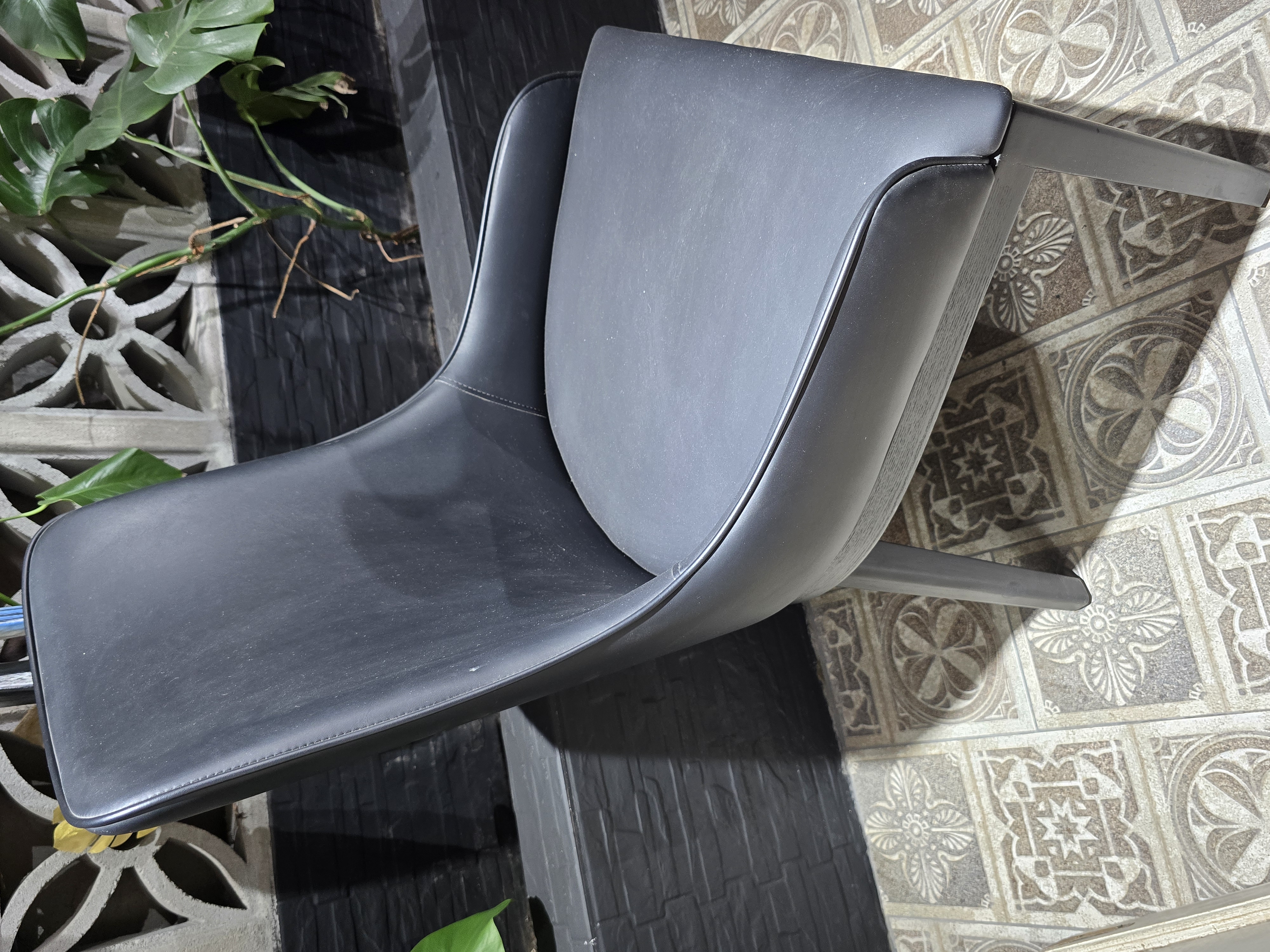 SILLA CONTEMPORÁNEA CUERO SINTÉTICO INDIA AZUL NOCHE CNSICV