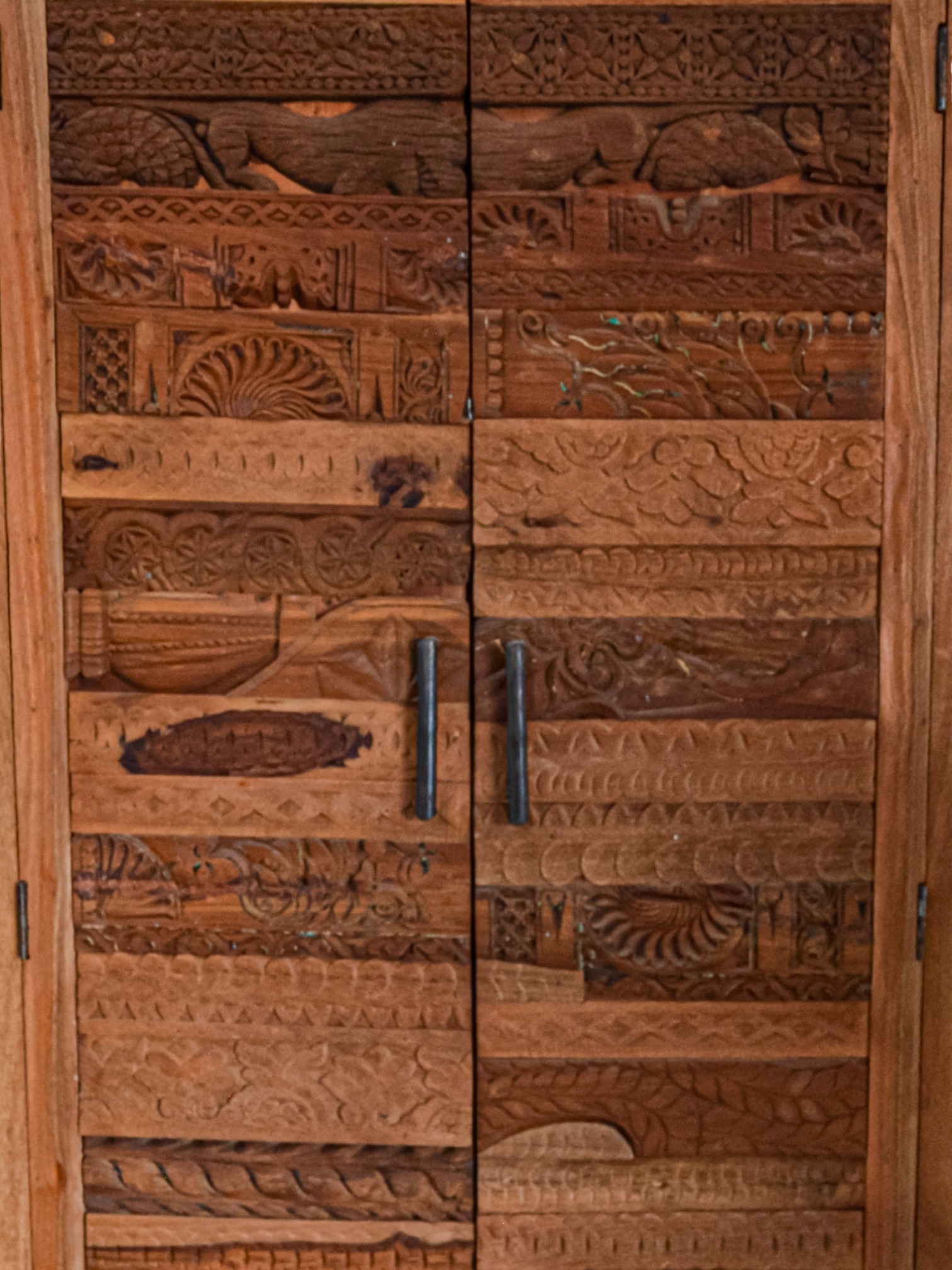 ARMARIO ALTO 2P TALLADO VRIKSHA INMU1303