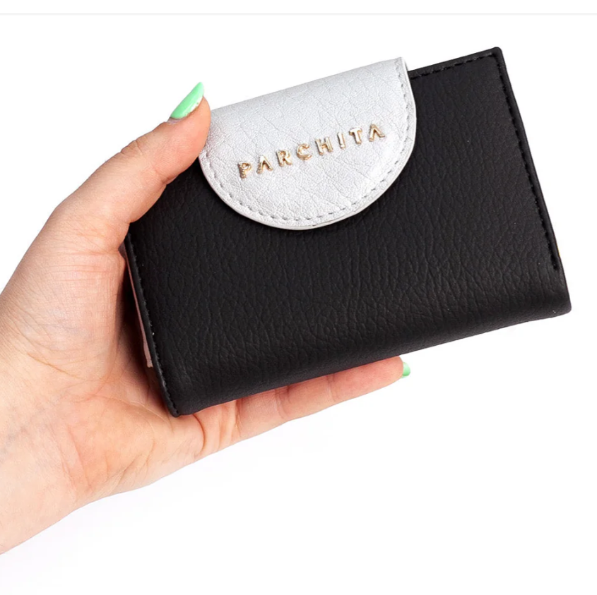 Parchita Carla Black and White Wallet