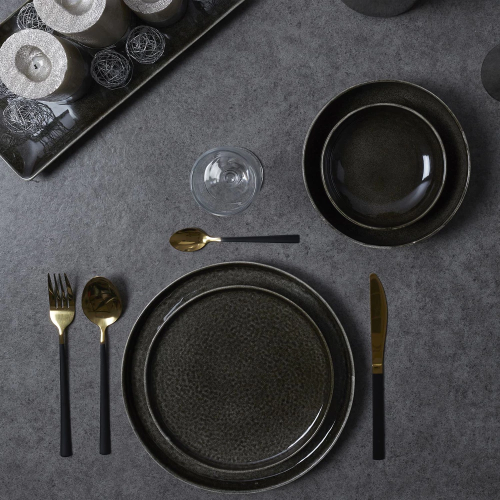 16 Piece Cutlery Set