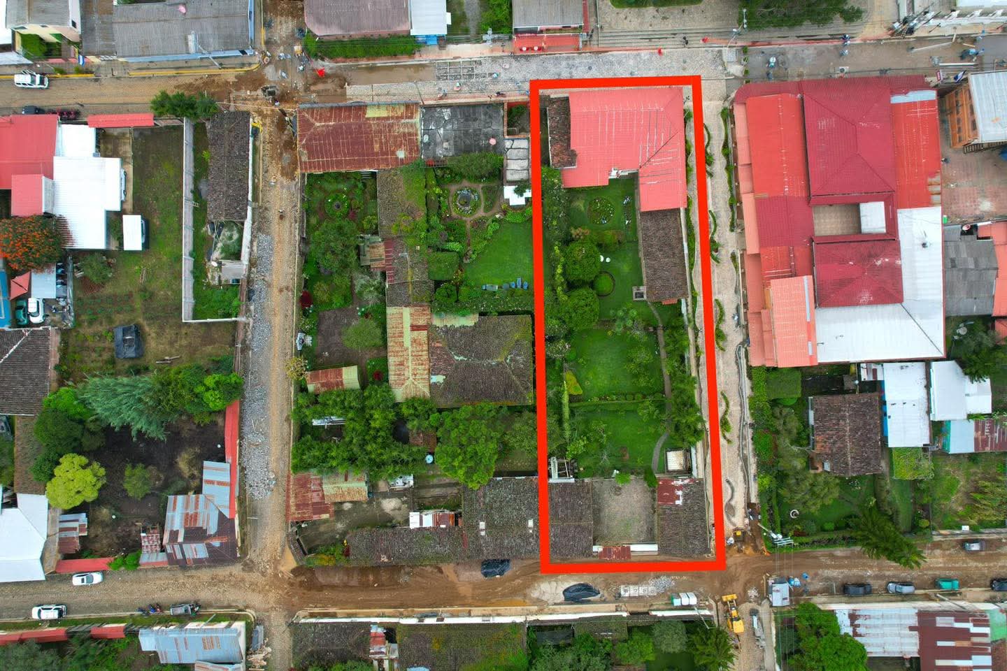 AHUACHAPAN APANECA FRENTE A PARQUE CENTRAL