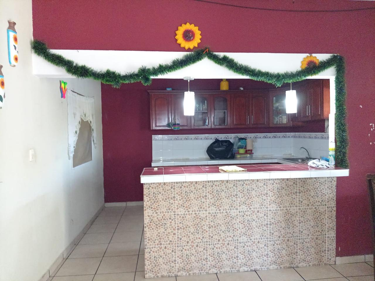 CASA RES LOS LIRIOS SAN SALVADOR