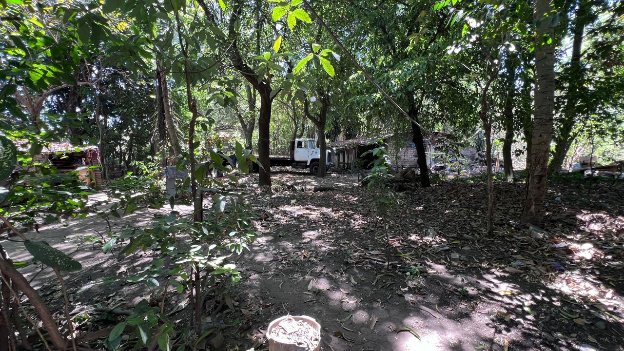 TERRENO CON CASA DE CAMPO CERCA DE LA CONSTANCIA