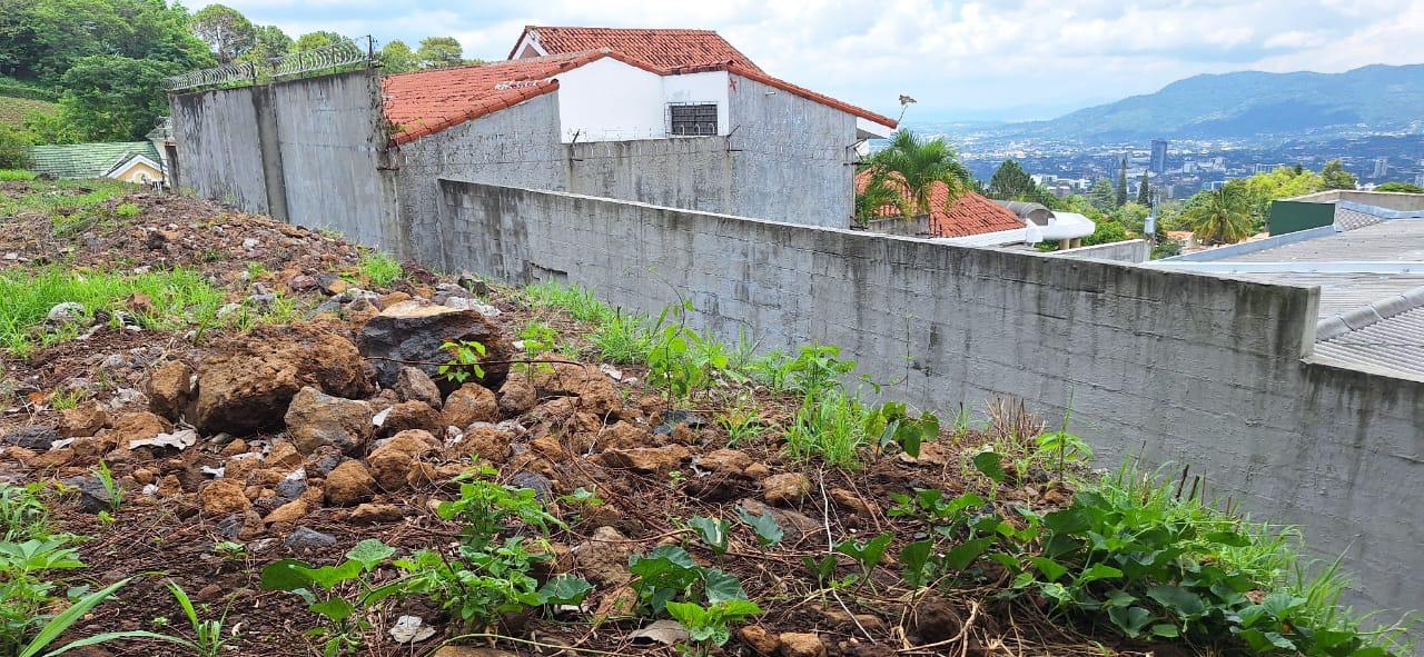 TERRENO URBANIZACION 2,002 PARTE ALTA DEL ESCALON 