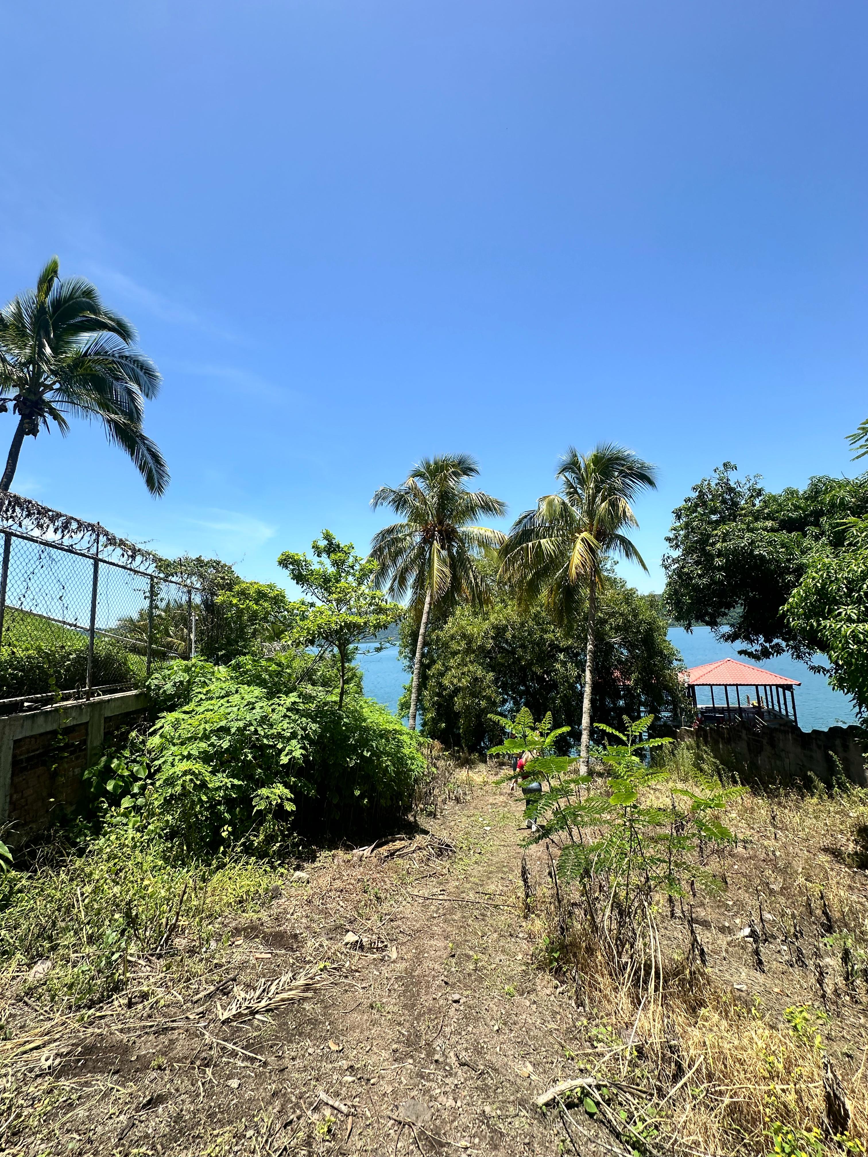 LAGO DE COATEPEQUE 5 MANZANAS Y 200 VARAS
