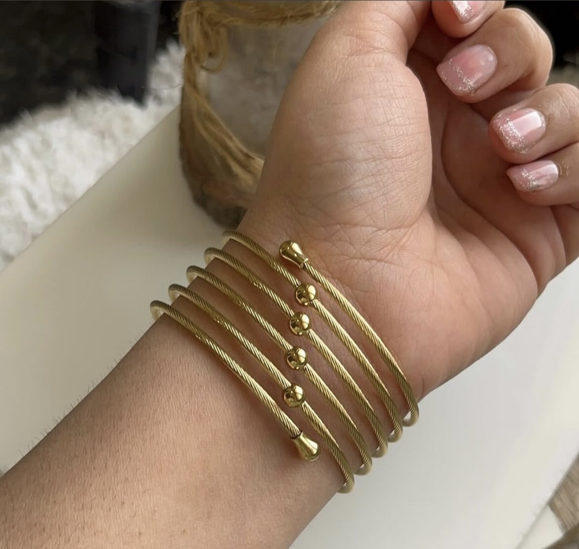 Spiral bangle