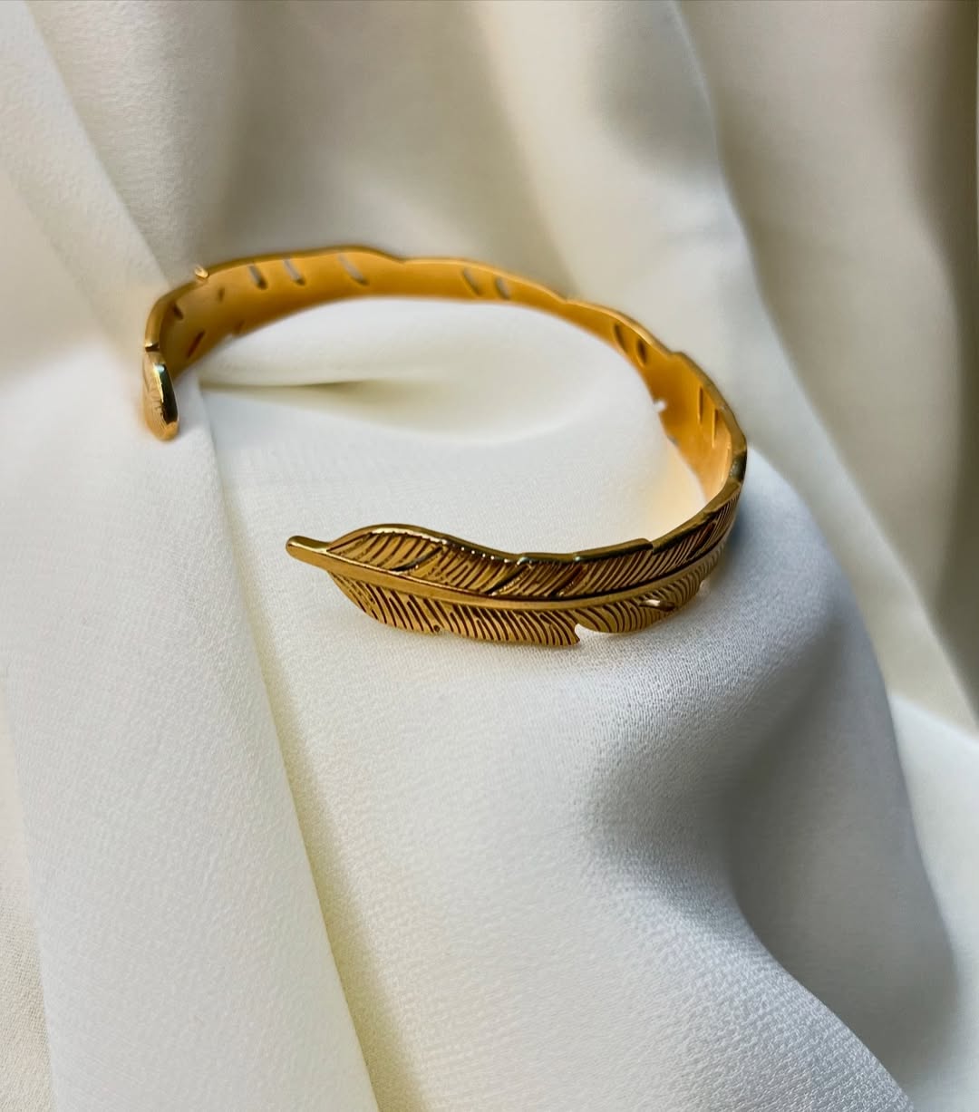 Leaf cuff