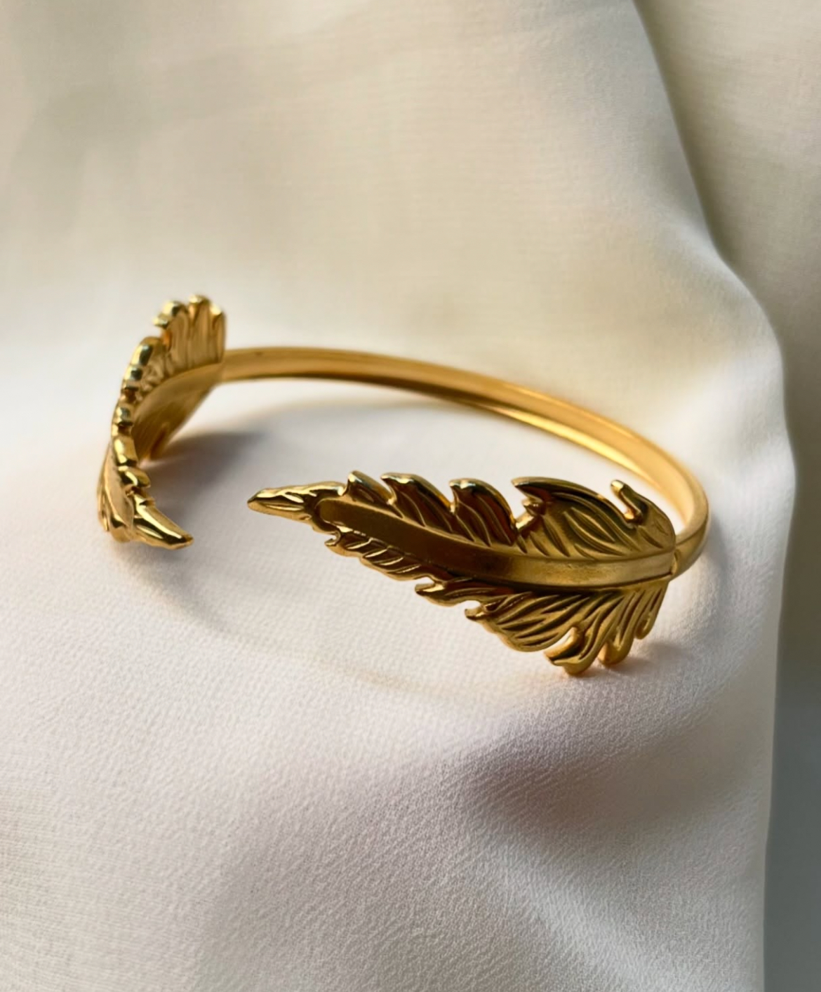 Leaf cuff