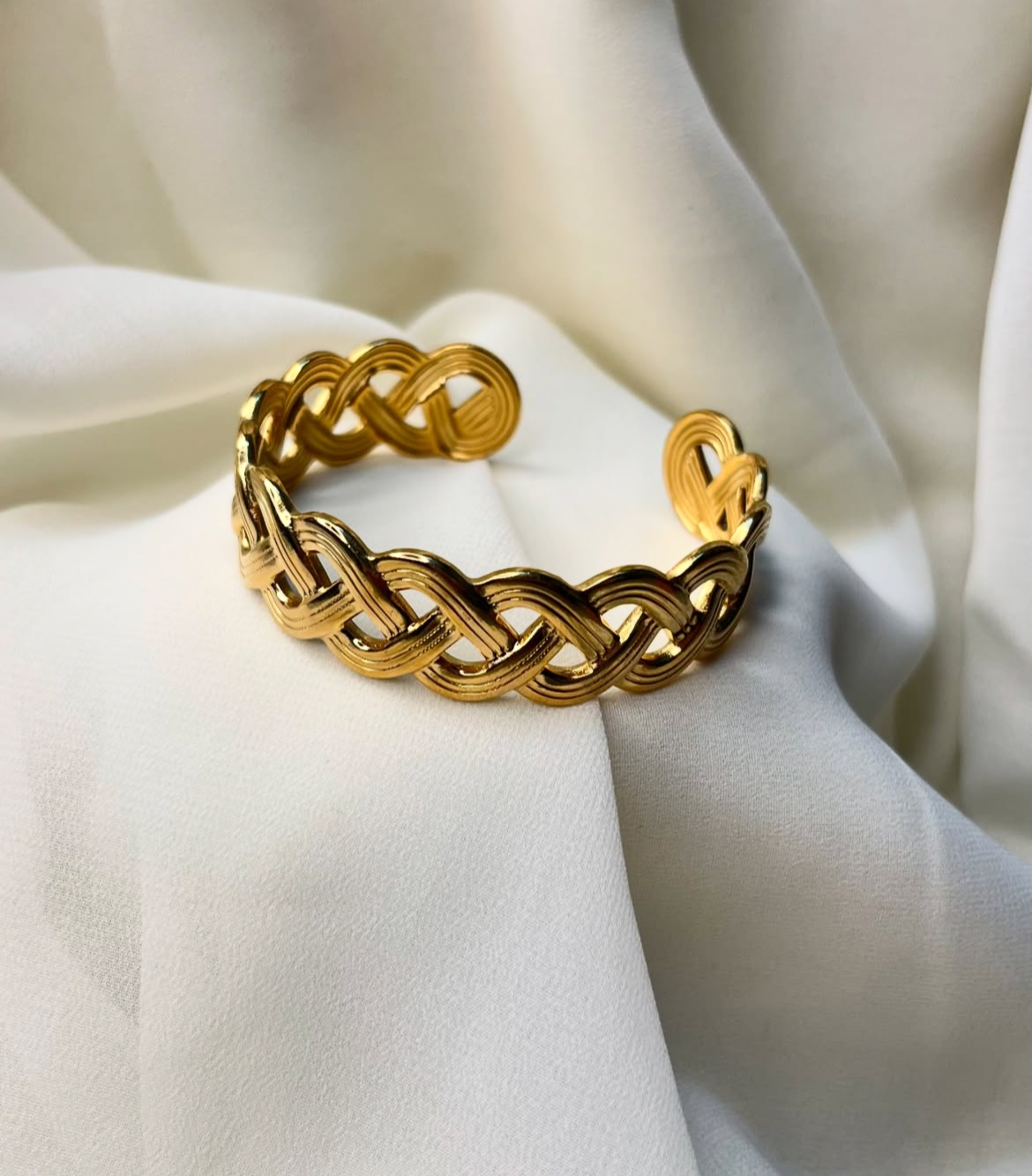 cross cuff